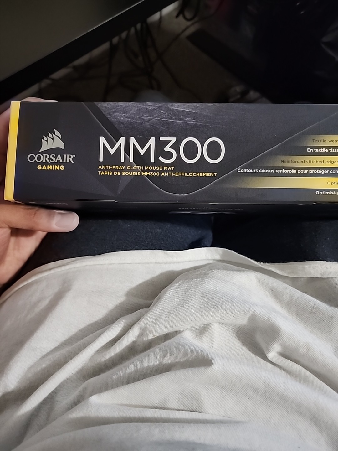 Corsair MM300 Anti-Fray Cloth Gaming Mouse Pad Extended Edition (93cm x 30cm)