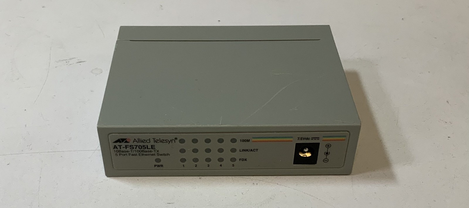 Allied Telesyn AT-FS705LE 5-Port Fast Network Switch (705-11951-87 Rev.A) "K7D"