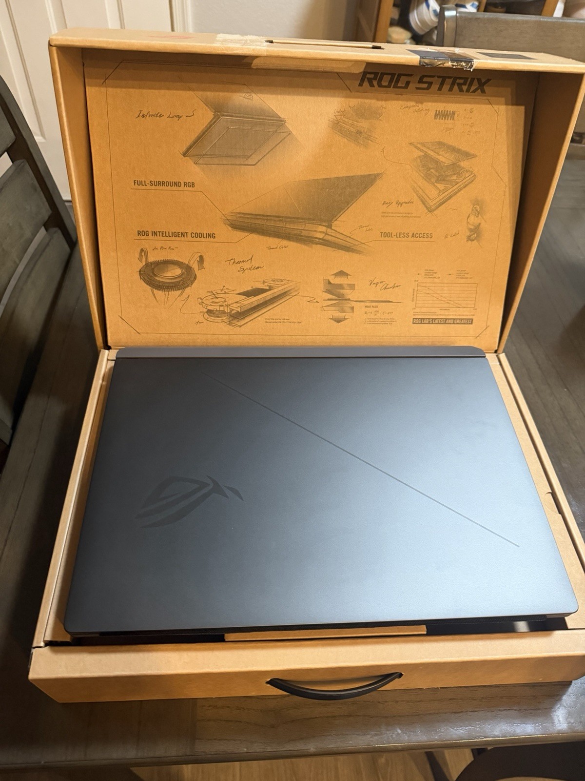 ASUS ROG Strix 18 G835LW-XS97 Ultra 9 275HX 32GB 2TB RTX 5080 New Open Box