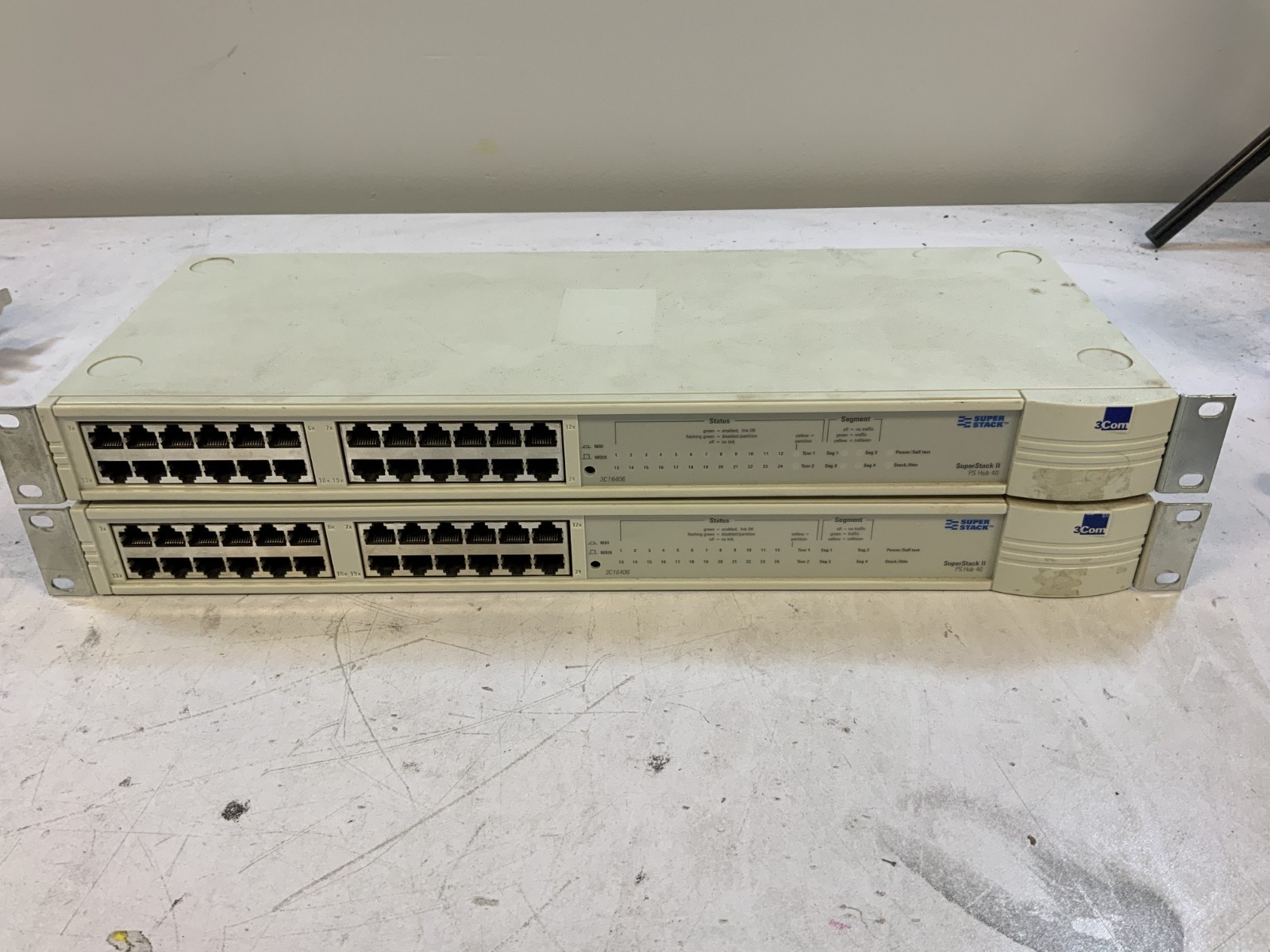 (Lot of 2) 3Com SuperStack II PS Hub 40 24-Port 10Mbps Network Hub, White "O2D"
