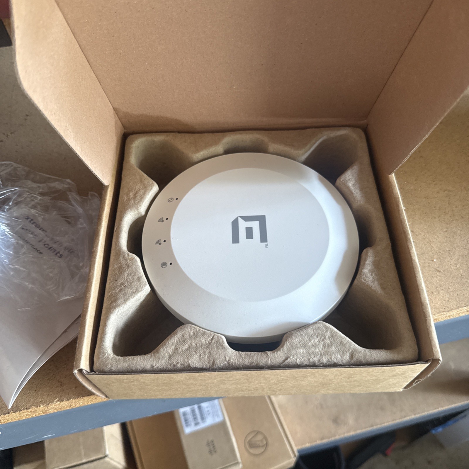 Extreme Networks WS-AP3915i-ROW 802.11ac Wave 2 PoE Wireless Acess Point