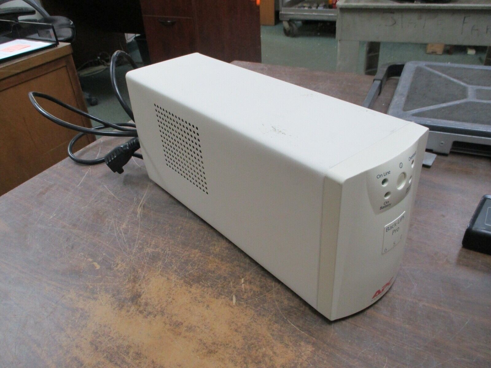 APC UPS Battery Back Up BP650S Used
