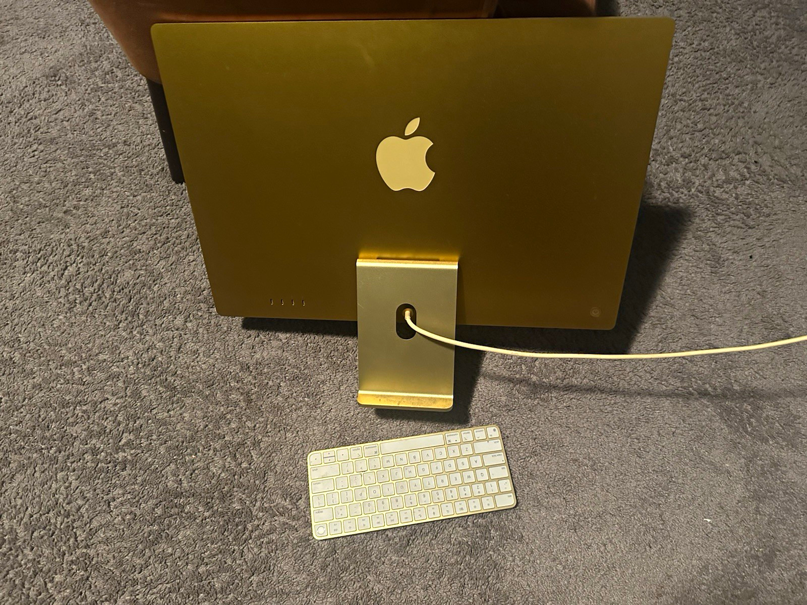 Apple iMac All-in-One Desktop Computer, Gold, with Apple Keyboard