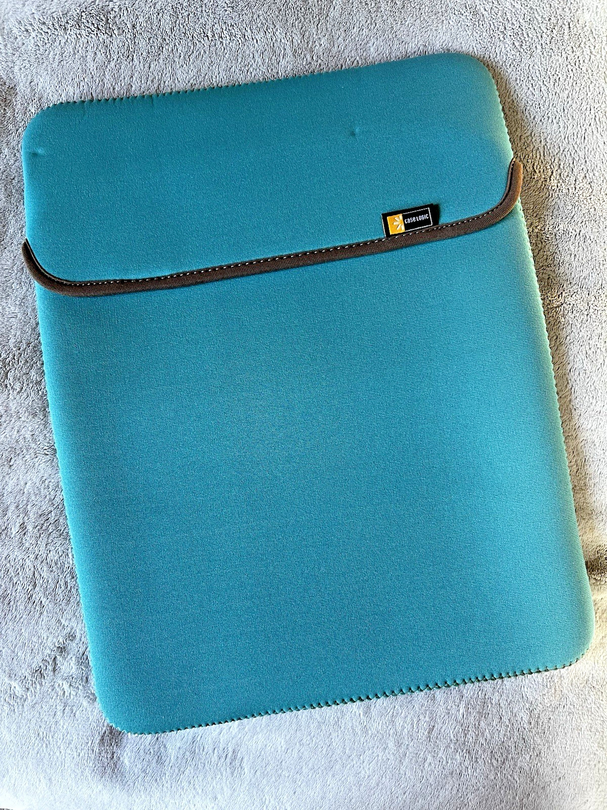 NWT Case Logic 15.4 Reversible Neoprene Laptop Tablet Computer Cover Green/Beige