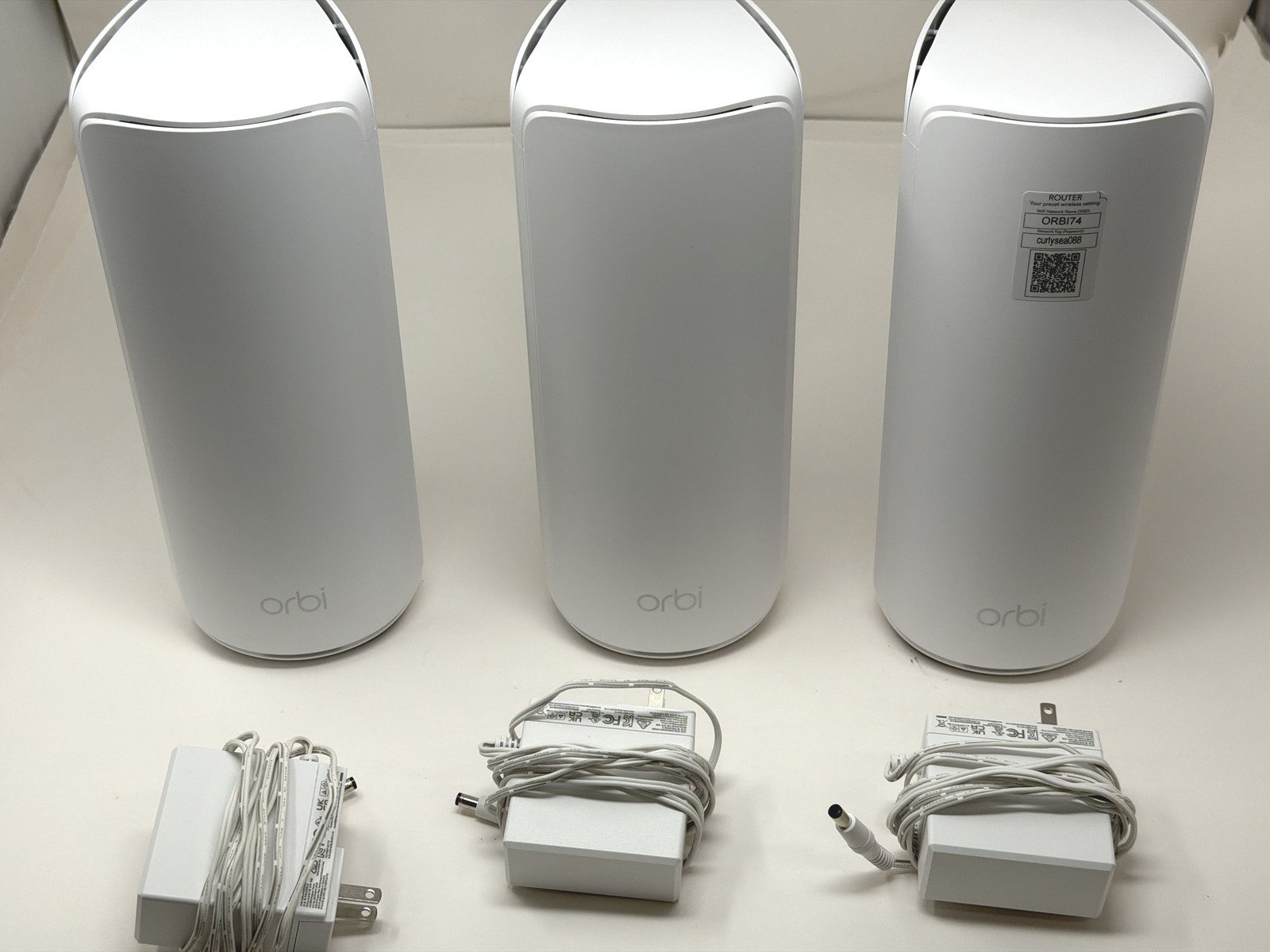 Netgear Orbi 870 Series BE21000 Tri-Band Mesh Wi-Fi 7 System (3-pack) Very Good