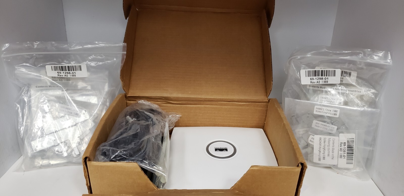 CISCO AIR-LAP1131AG-A-K9 AIRONET WIRELESS ACCESS POINT W/ADAPTER & INJECTOR, NIB