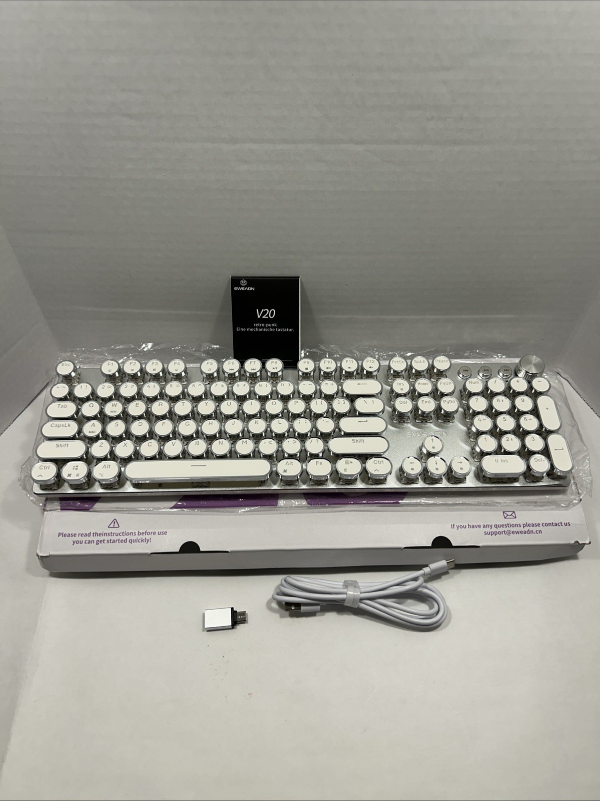 EWEADN Typewriter Style Mechanical Gaming Keyboard,104 Keys Backlit LED Keybo...