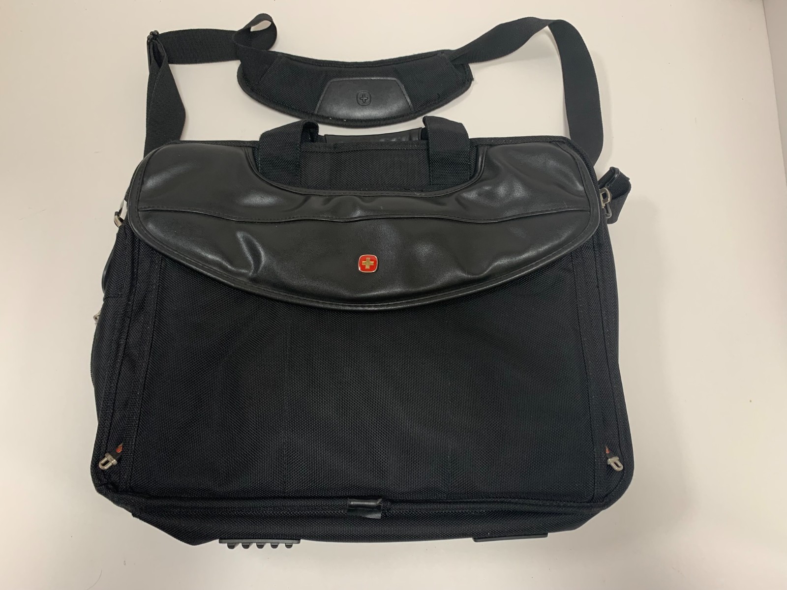 Wenger Swiss Gear Laptop Bag Computer Tablet Carrying Black Briefcase Travel 15"