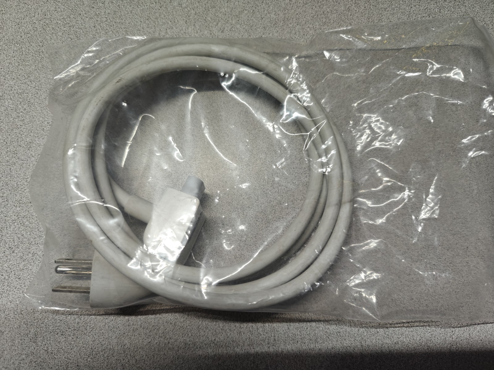 Longwell Replacement AC Power Adapter MacBook Pro, 2.5a 125v E344534 6' Length