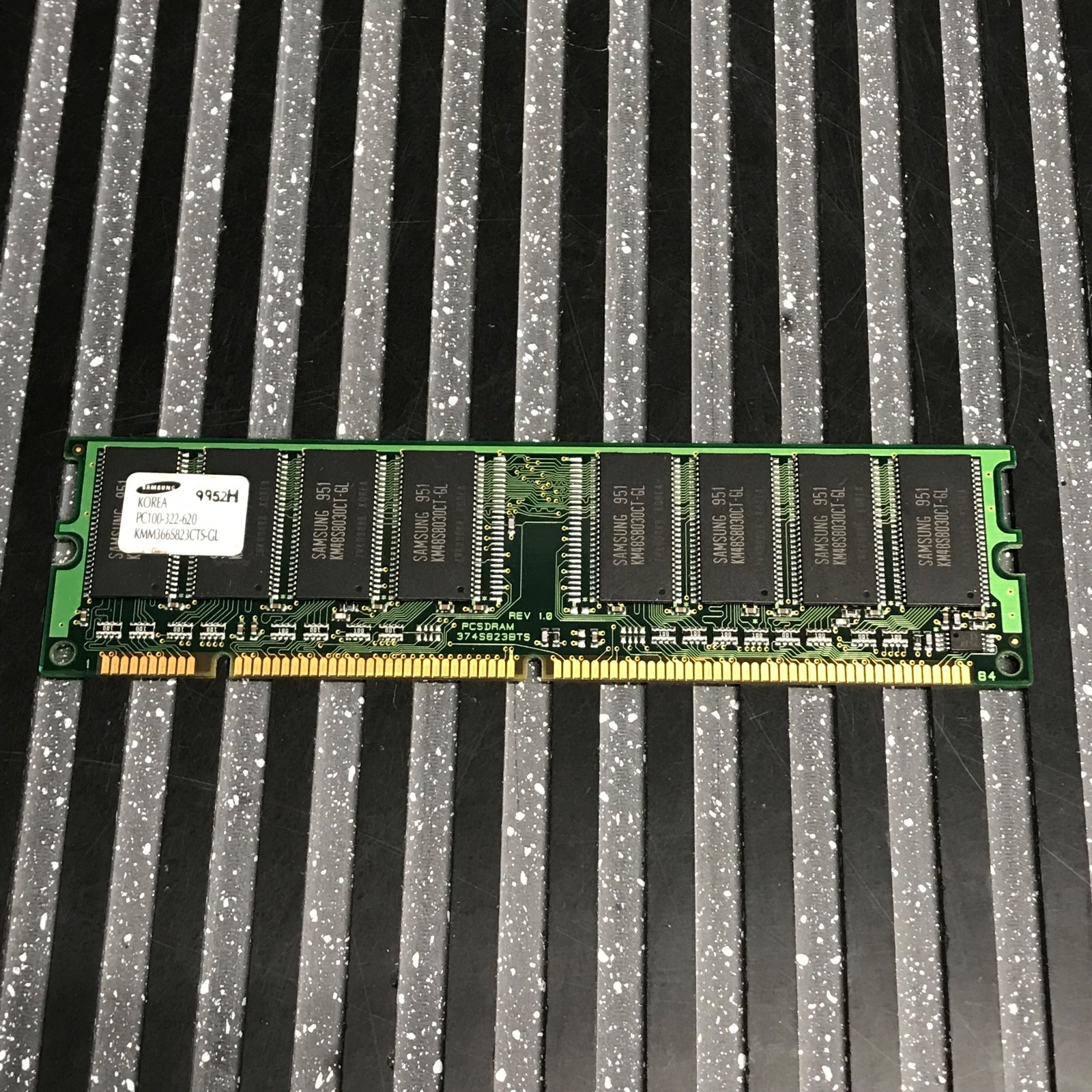 SAMSUNG PC100-322-620  KMM366S823CTS-GL RAM MODULE UDIMM PC100 NON-ECC