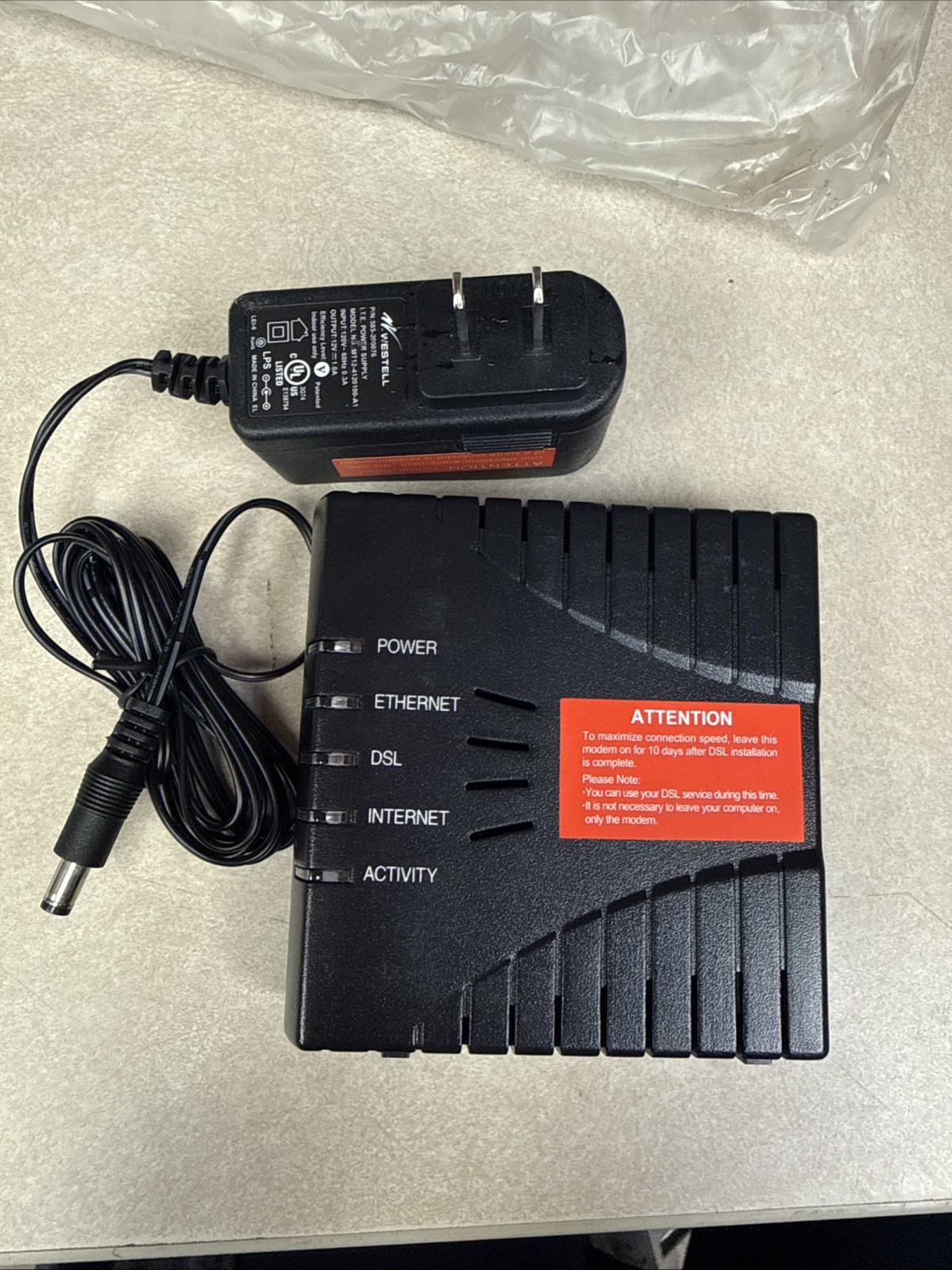 Westell F90-610025-06 ADSL2+ ROUTER w/adapter