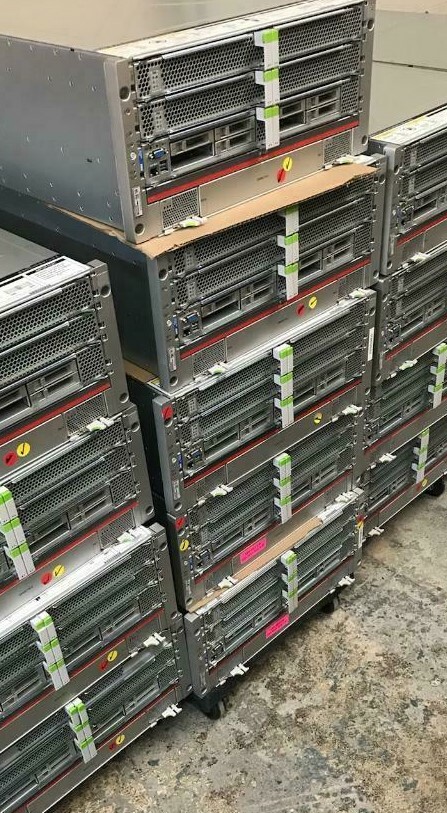 Sun Oracle T5-4 Server- 4 x 3.6GHz / 1TB Memory (32 x 7042211) / 2 x 600GB HDD