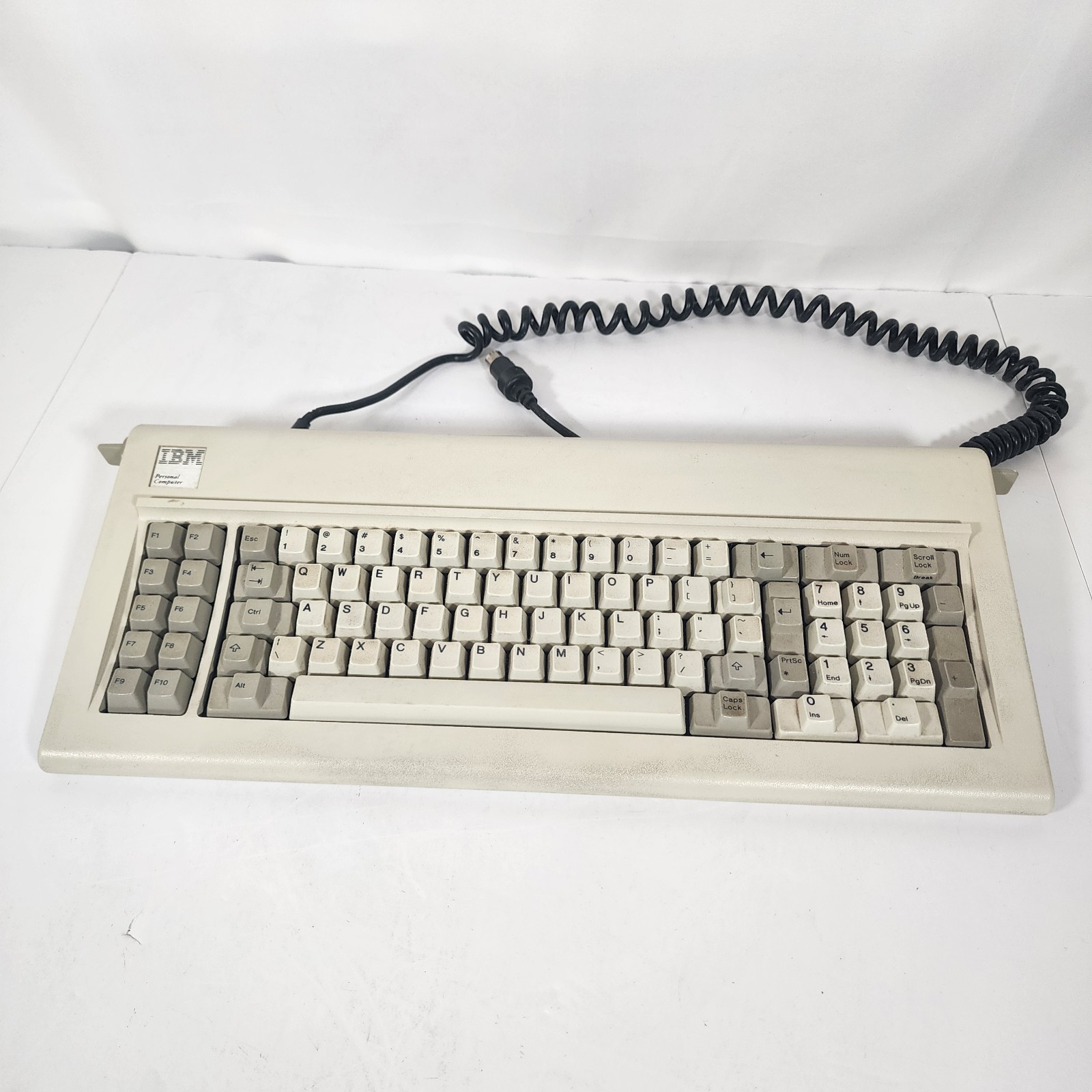 Vintage IBM XT Personal Computer Keyboard - Clicky