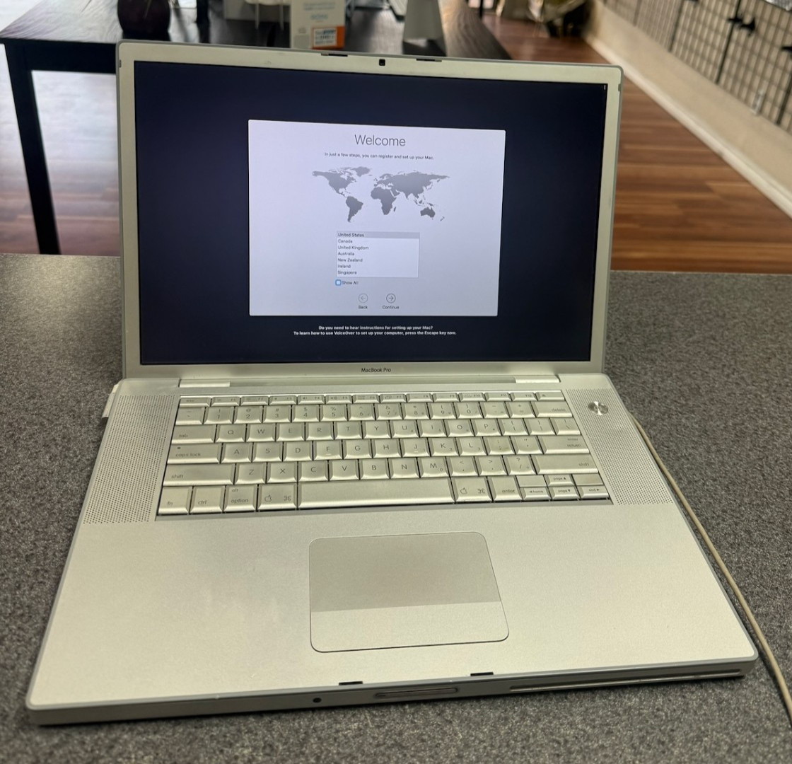 MacBook Pro 15" 2007 2.20 GHz Core 2 Duo 4GB RAM, 120GB HDD macOS El Capitan CD✅