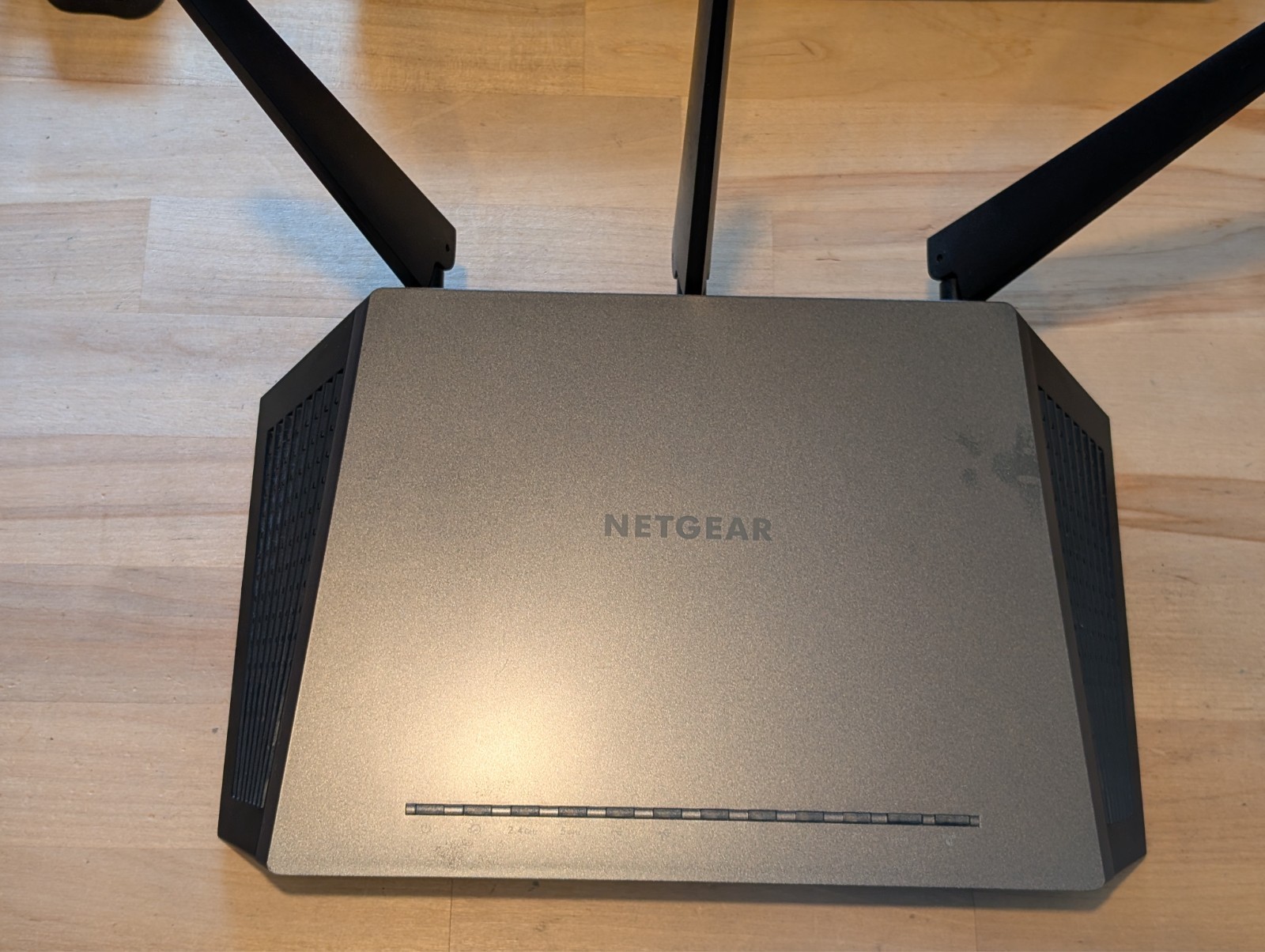 NETGEAR Nighthawk R7000 AC1900 Smart WiFi Router - Tested and Working