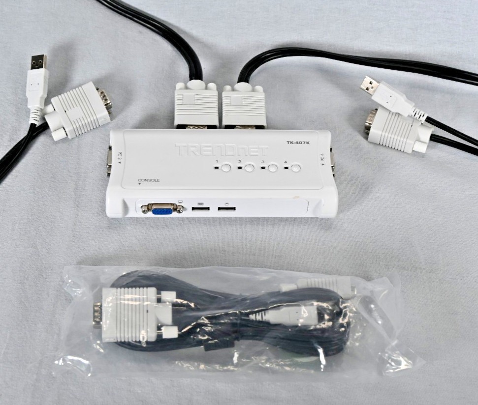 TRENDnet TK-407K 4-Port USB VGA KVM Switch Kit with 3 Cords Tested Works