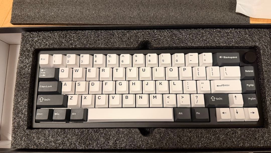 EPOMAKER GALAXY65 Mechanical Keyboard 65% Layout Aluminum Knob Wireless Used