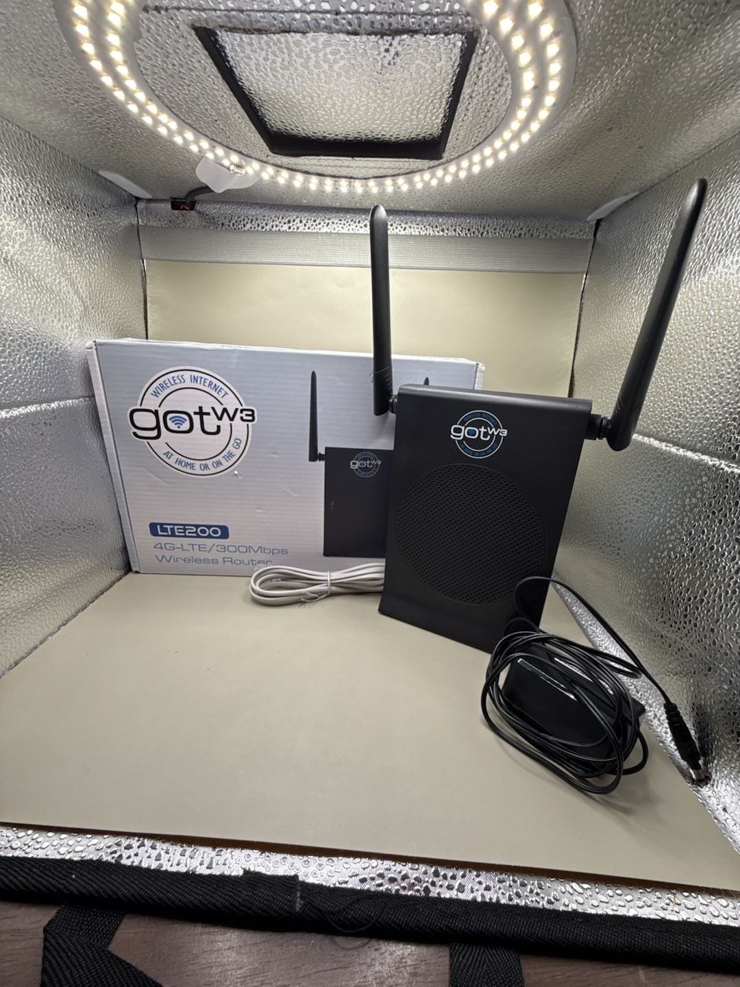 gotW3 LTE200 4G-LTE 300Mbps Wireless Router