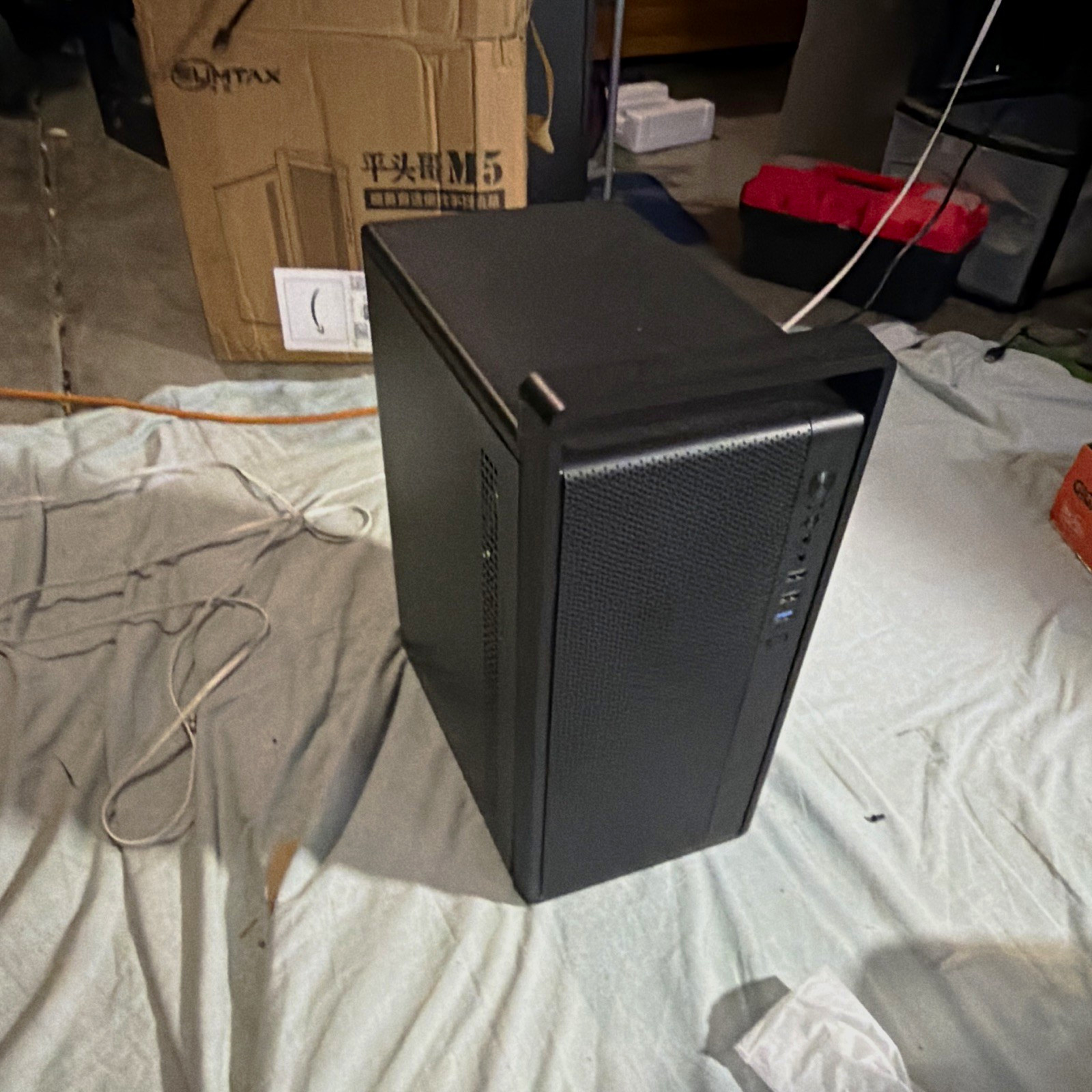 DIYPC DIY-S07 small Micro ATX Steam Machine Build