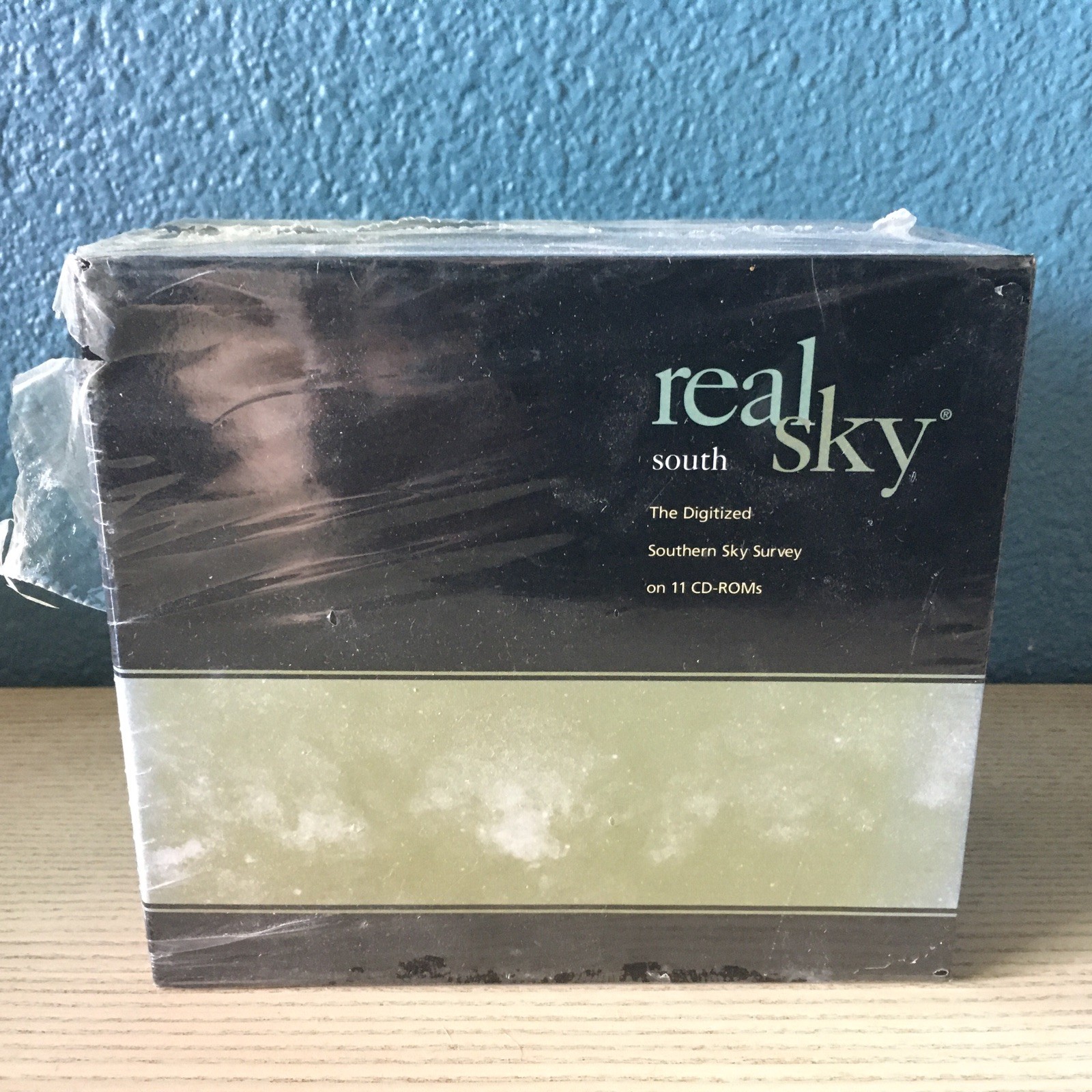 Real Sky: South The Digitized Southern Sky Survey On 11 CD-ROMs
