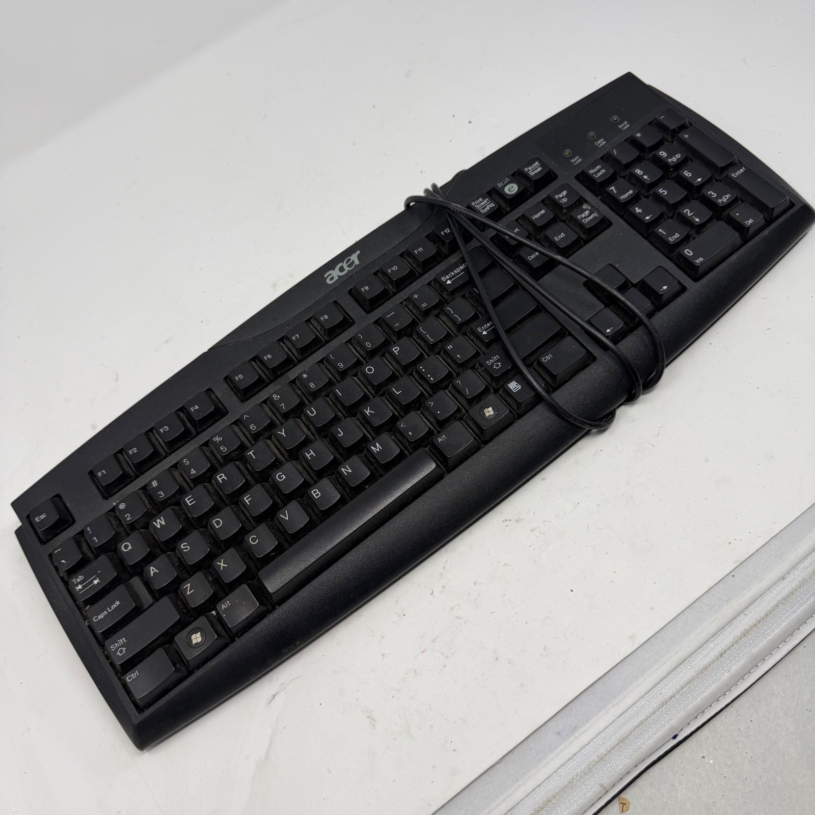 Acer SK-1688 Wired Black Keyboard PS/2 Connector Full Size Numeric Keypad
