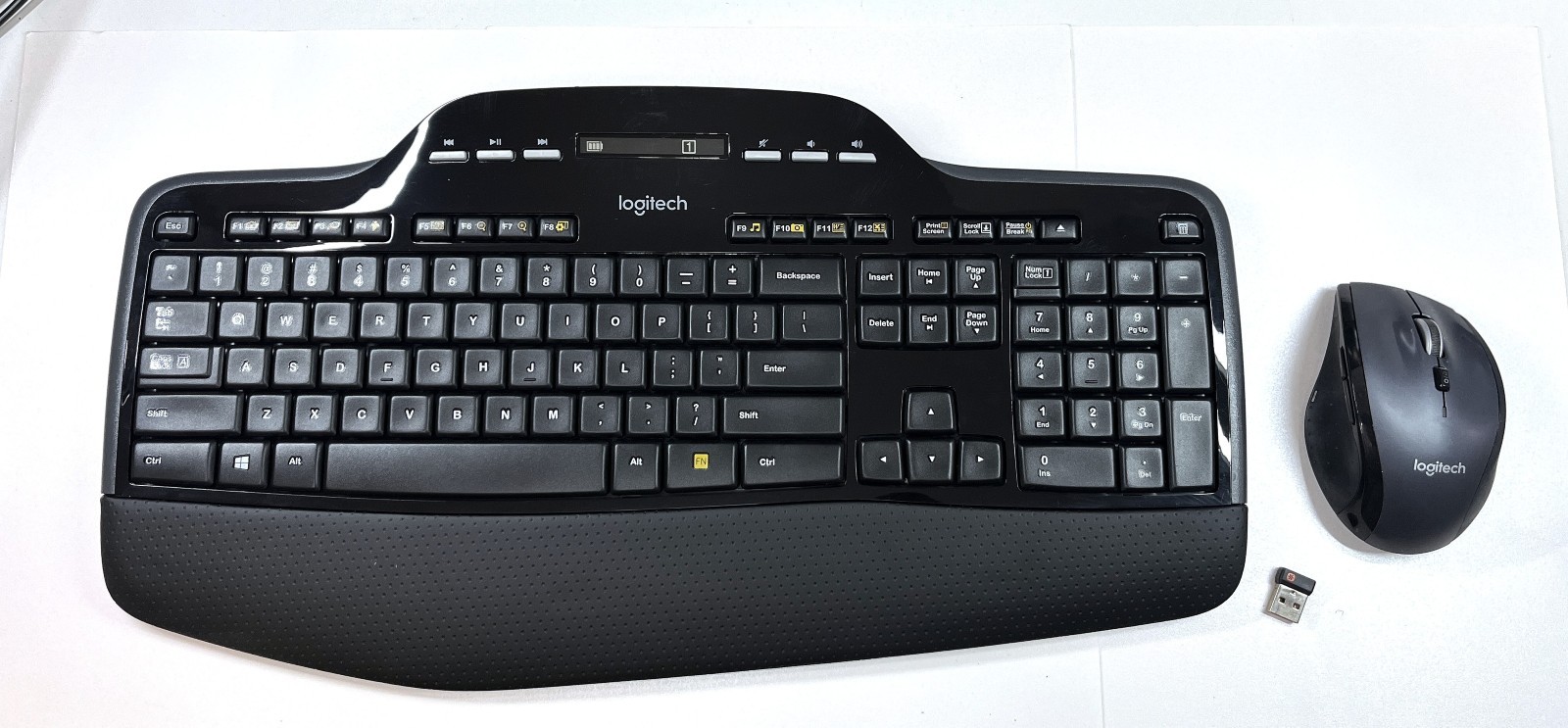Logitech MK710 Wireless Keyboard K710 M705 Mouse w/Unifying Receiver & New Batts
