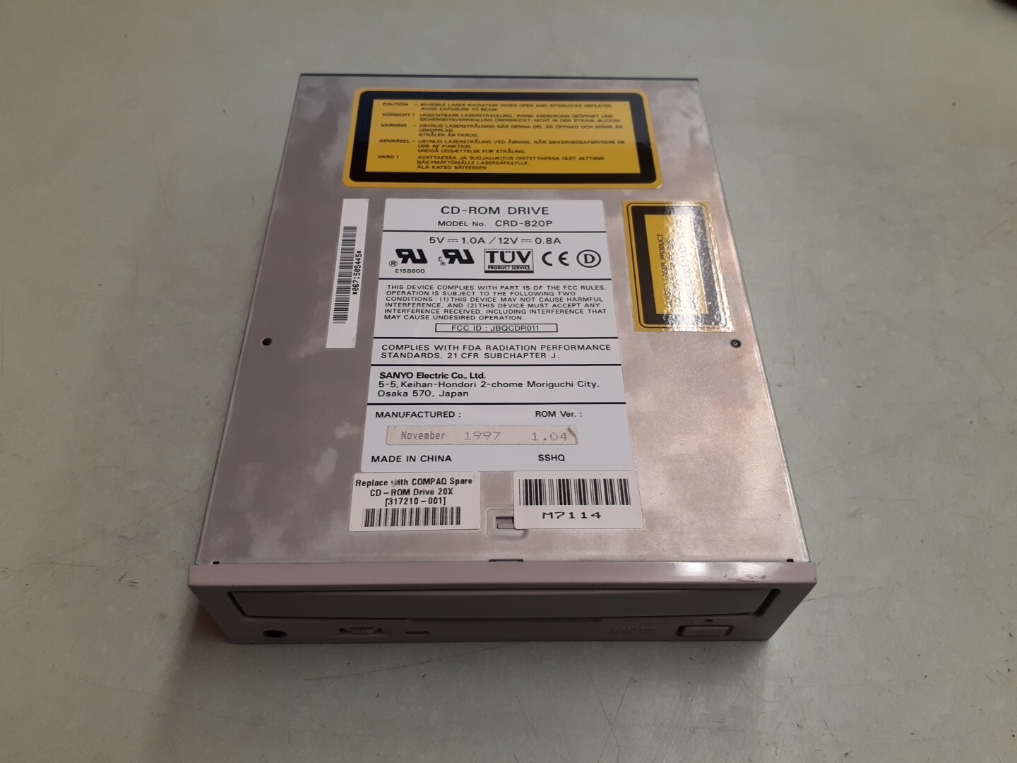 Sanyo CRD-820P CD-ROM Drive - Light Gray Bezel