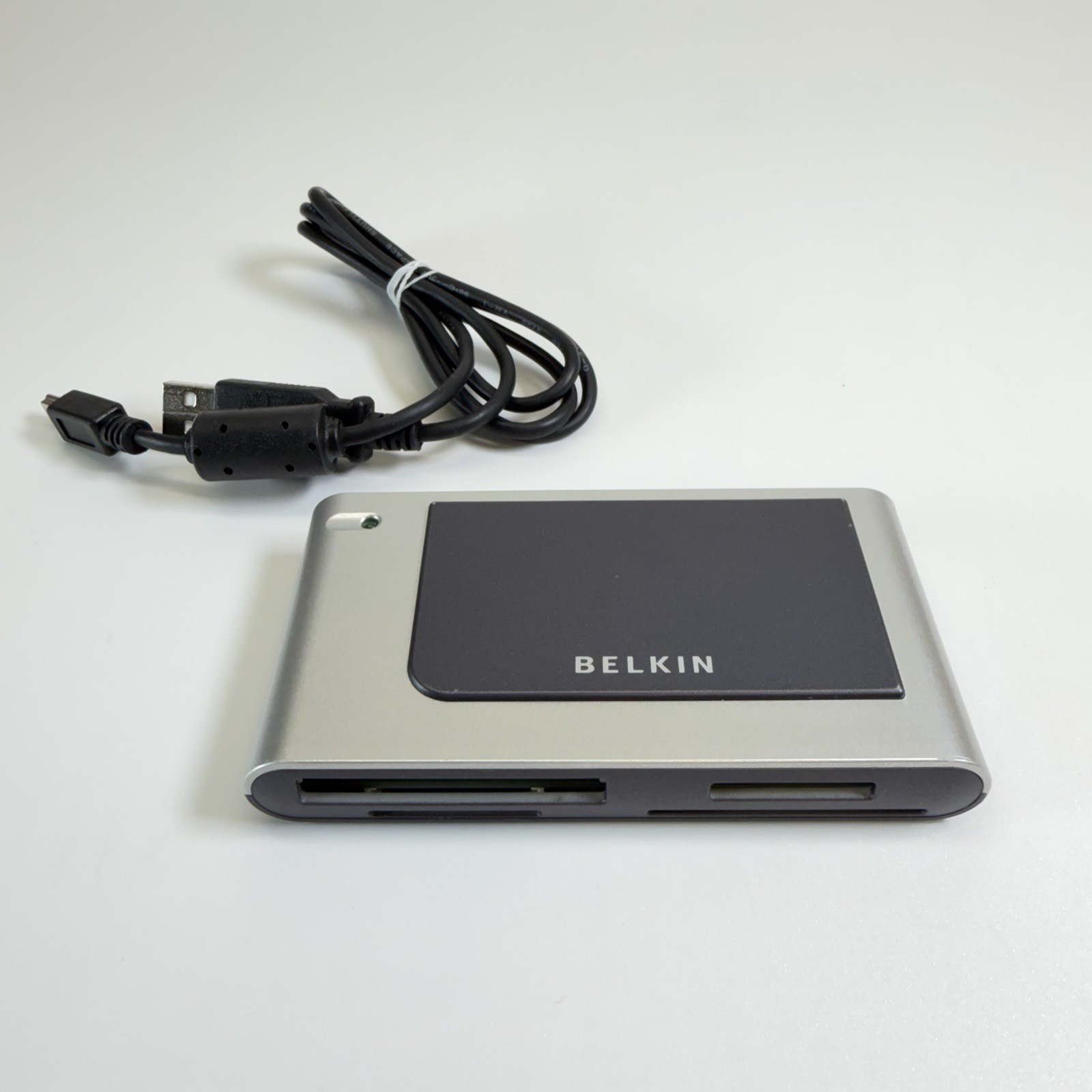 Belkin F5U248 Hi-Speed USB 2.0 8-in-1 Media Card Reader and Writer Silver