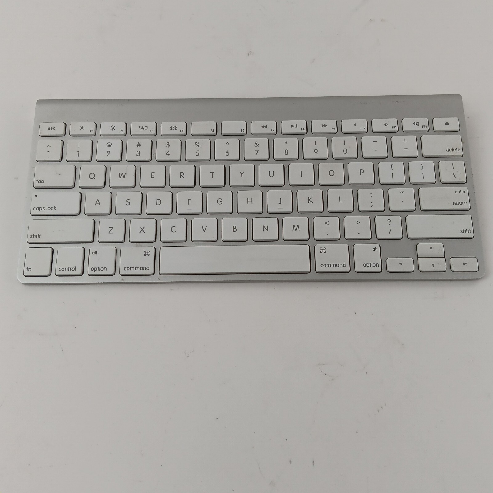 Apple Space Gray Wireless Bluetooth Connection Magic Keyboard 3.0DC Model A1314