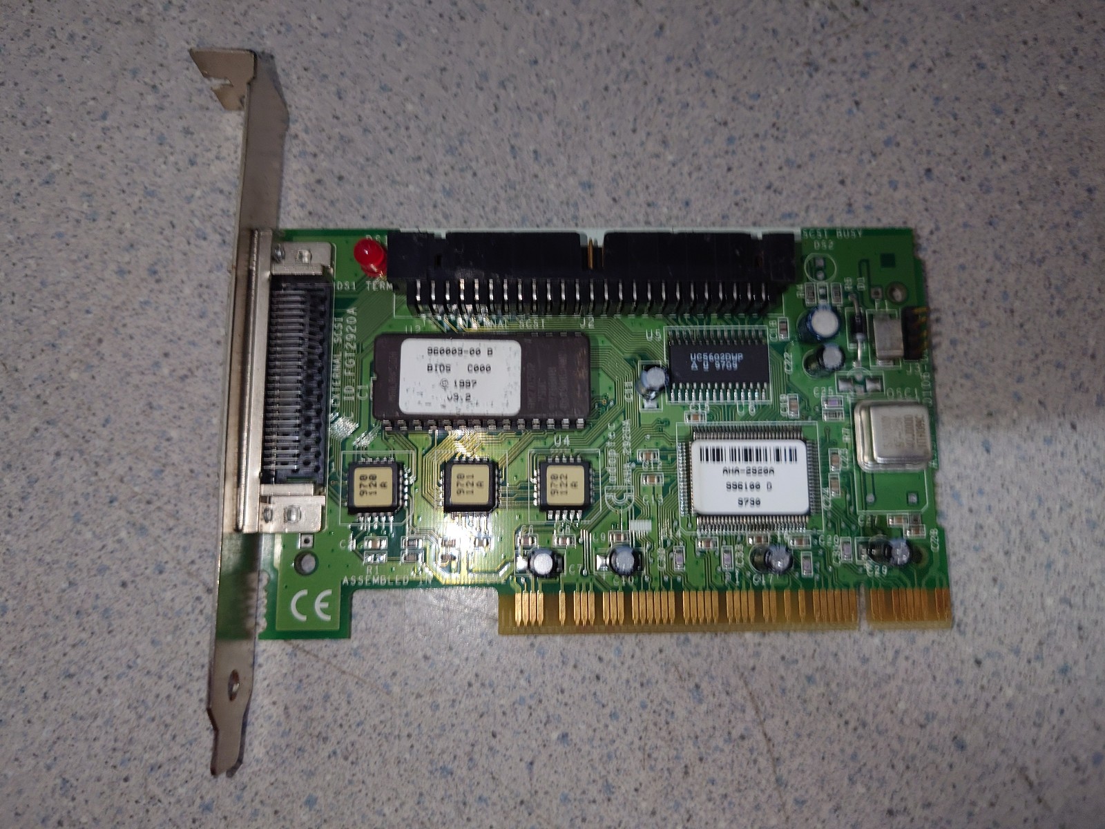 Adaptec SCSI PCI Controller Card AHA-2920A