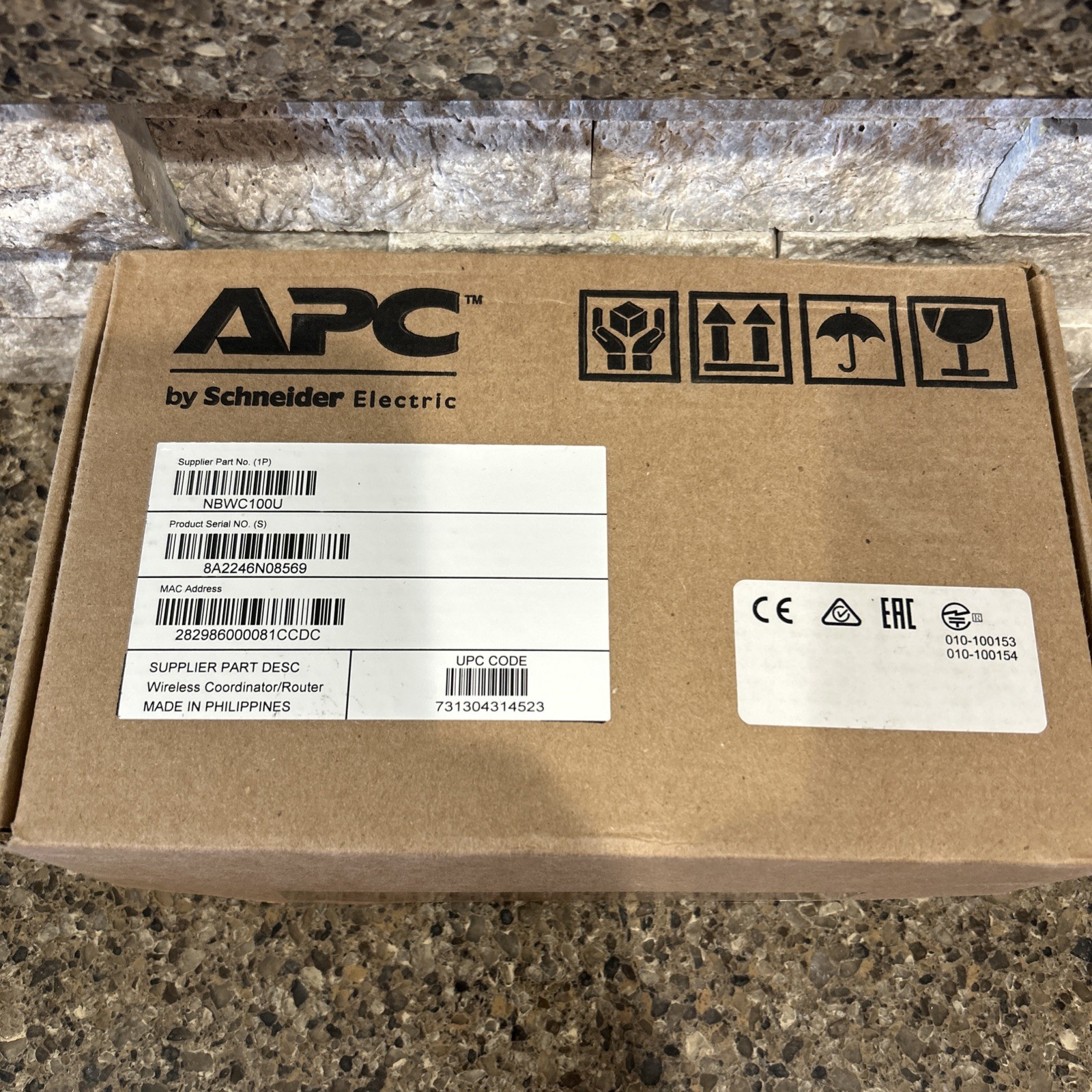APC NetBotz NBWC100U USB Coordinator & Router w/ Cable & Manual – New