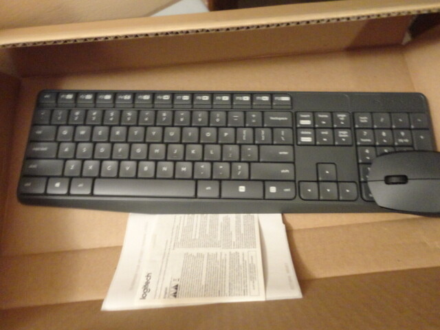 LOGITECH MK235 DURABLE WIRELESS COMBO K235 KEYBOARD & M170 MOUSE W/USB RECEIVER