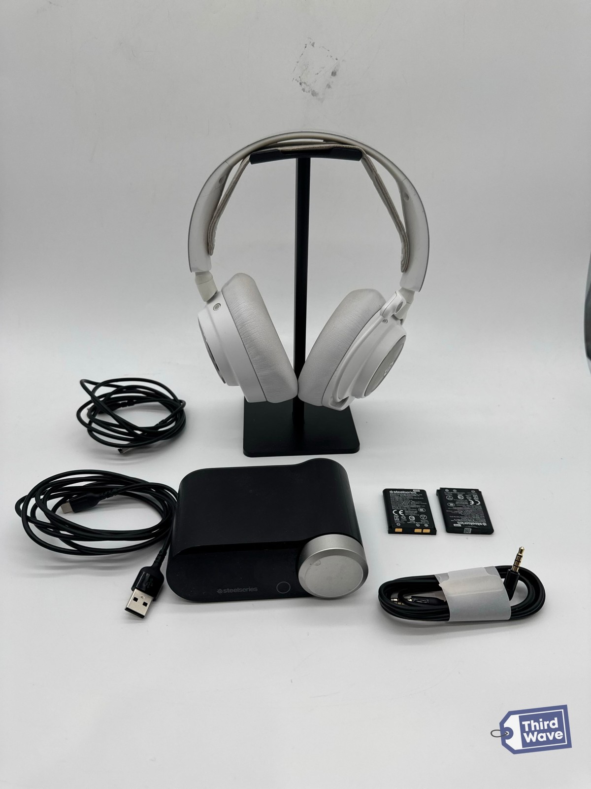 SteelSeries Arctis Nova Pro Wireless Gaming Headset ANC PS5 PS4 PC White