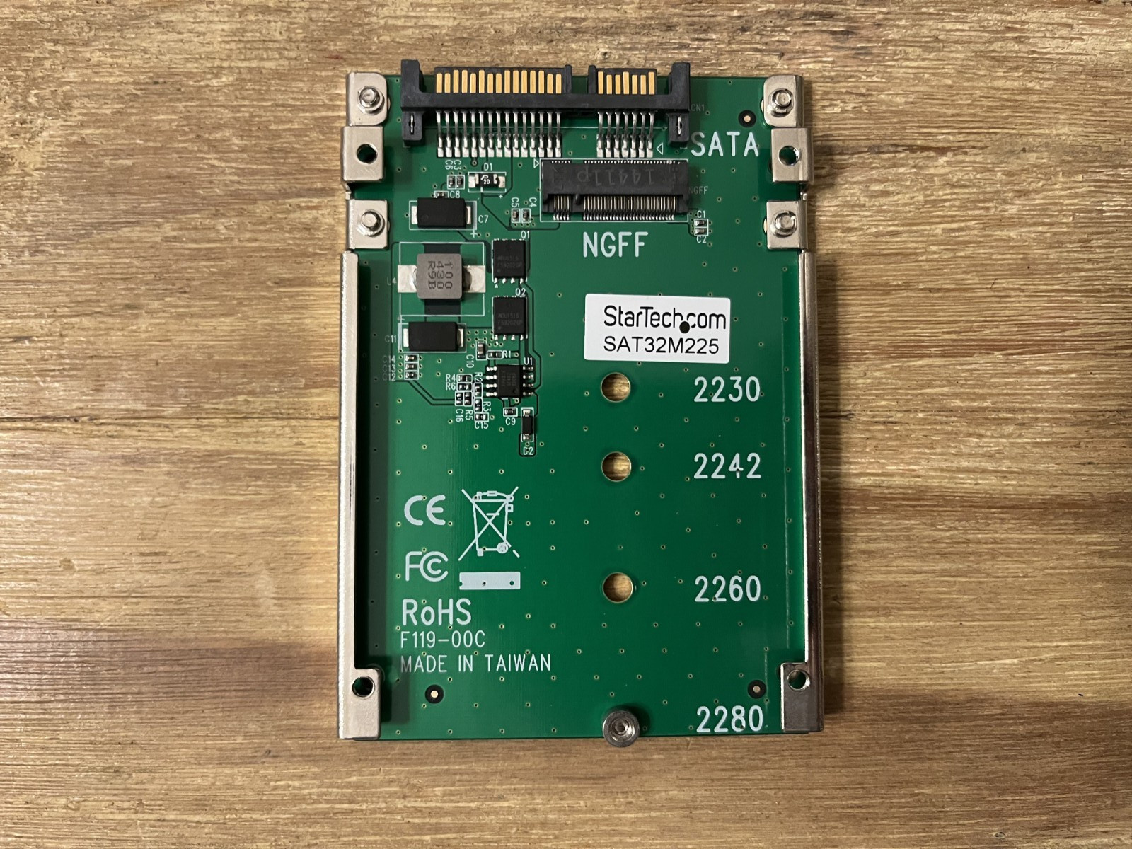 StarTech.com SAT32M225 M.2 SSD to 2.5in SATA Adapter Converter with Open Frame