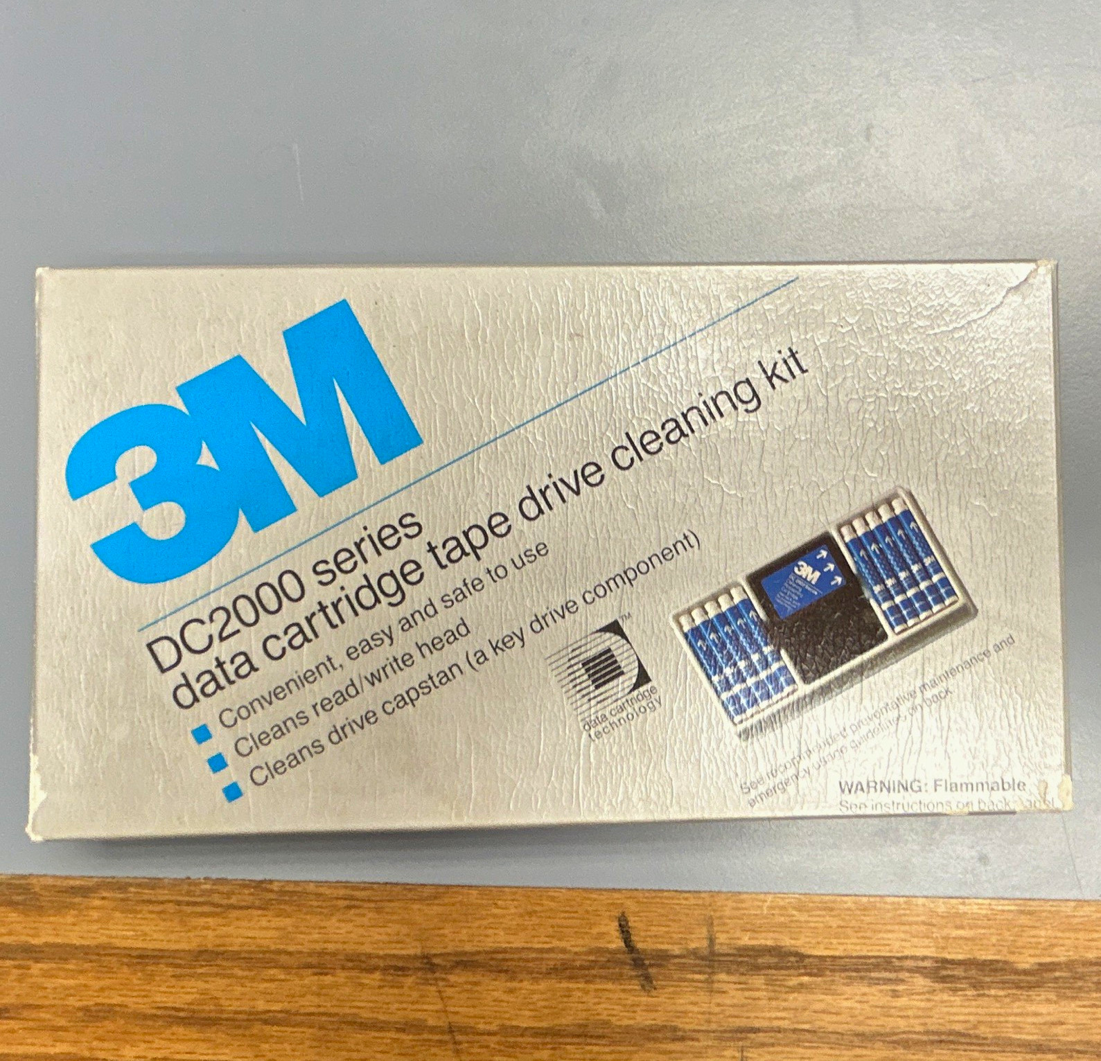 3M DC2000 Series Cleaning Cartridge Tape Drive Kit Cleans Heads/Capstan Box