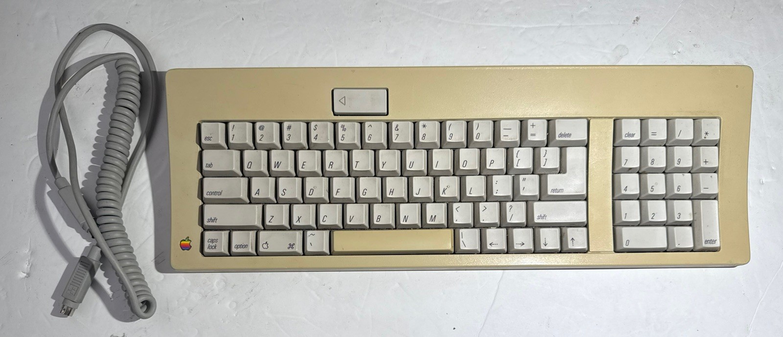 Apple Keyboard for Macintosh SE, II ADB Desktop Bus Vintage M0116 ORANGE ALPS