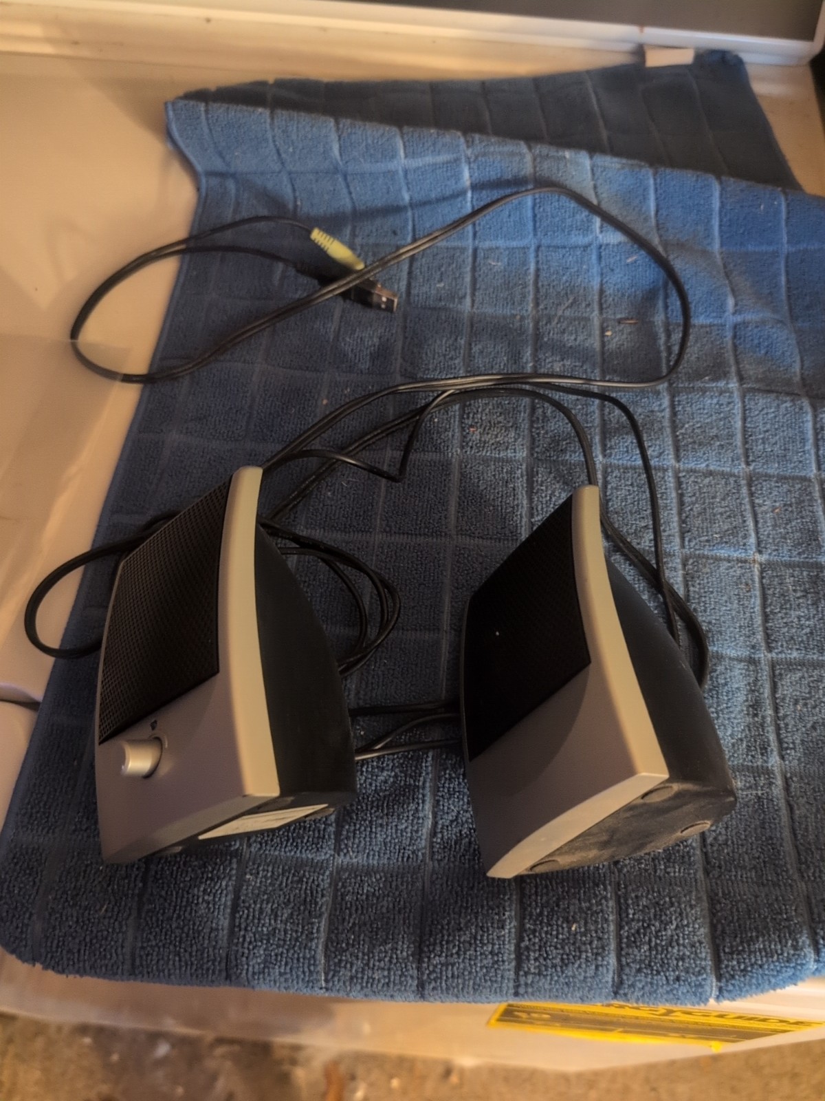 DIAMOND AUDIO TECH COMPUTER SPEAKERS (2) MODEL EMC 2.0 USB SILVER - GREAT COND.