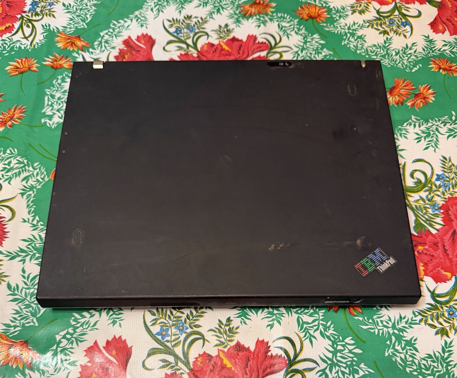 VTG. IBM-ThinkPad T40-Type 2373-75U Laptop-UNTESTED / FOR PARTS OR REPAIR