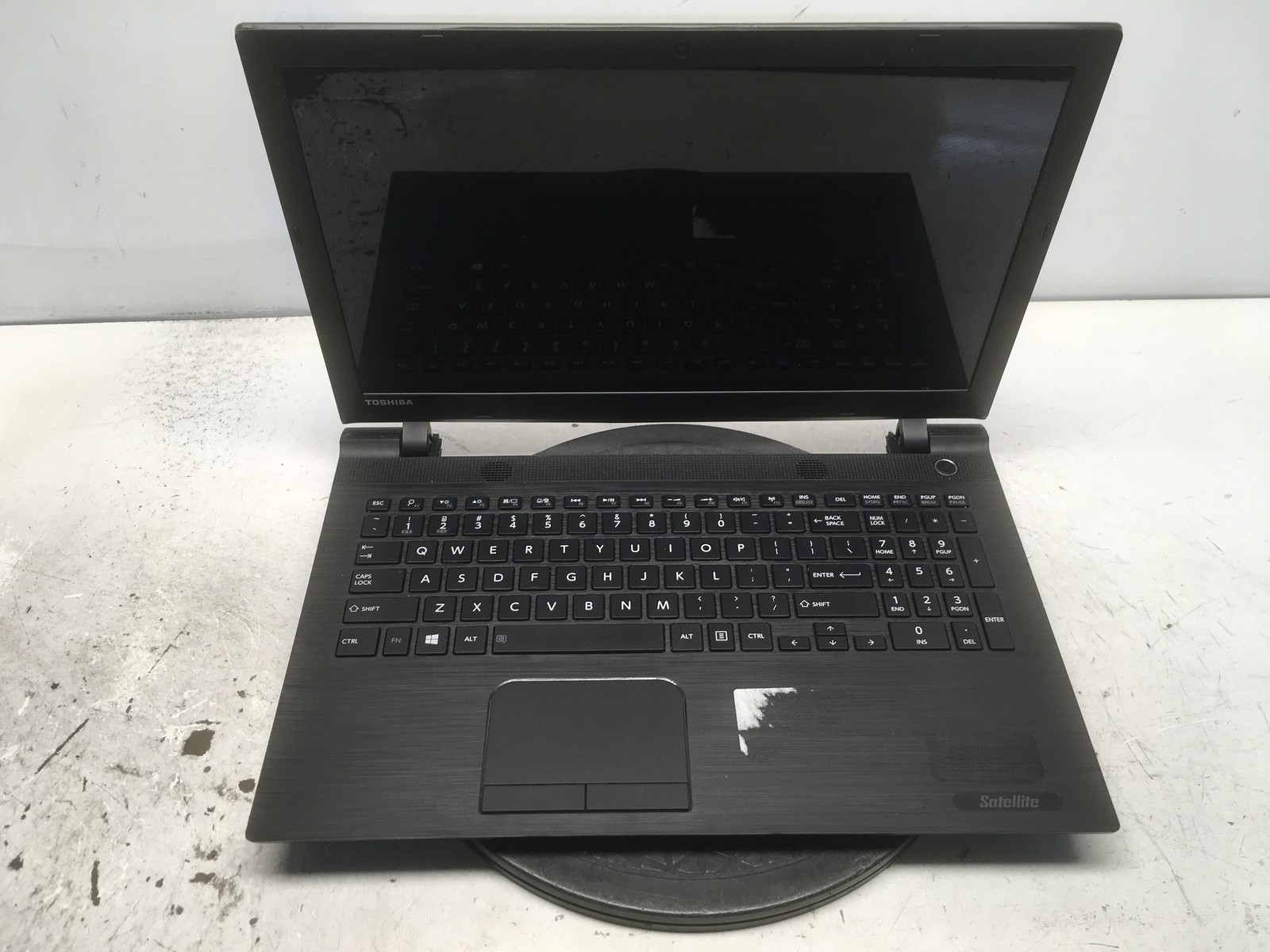 Toshiba Satellite C55-C5240 Intel i5-5200U 2.2GHz 8 GB NO HDD No Batt