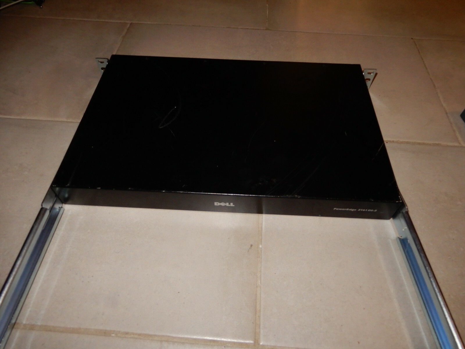 Dell Power Edge 2161DS-2 CMN 1016-003 16 Port Console Switch 520-395-503