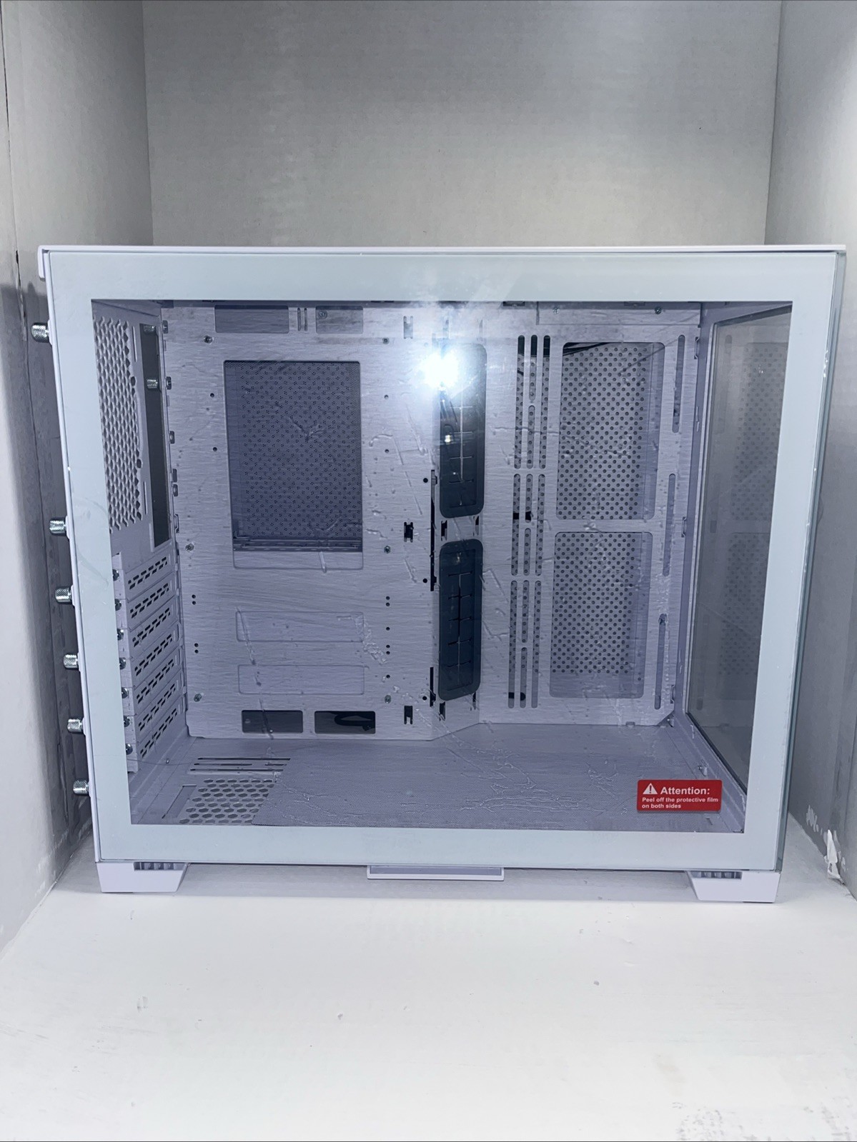 Lian Li O11Vision Compact White Steel Tempered Glass ATX Mid Tower Case