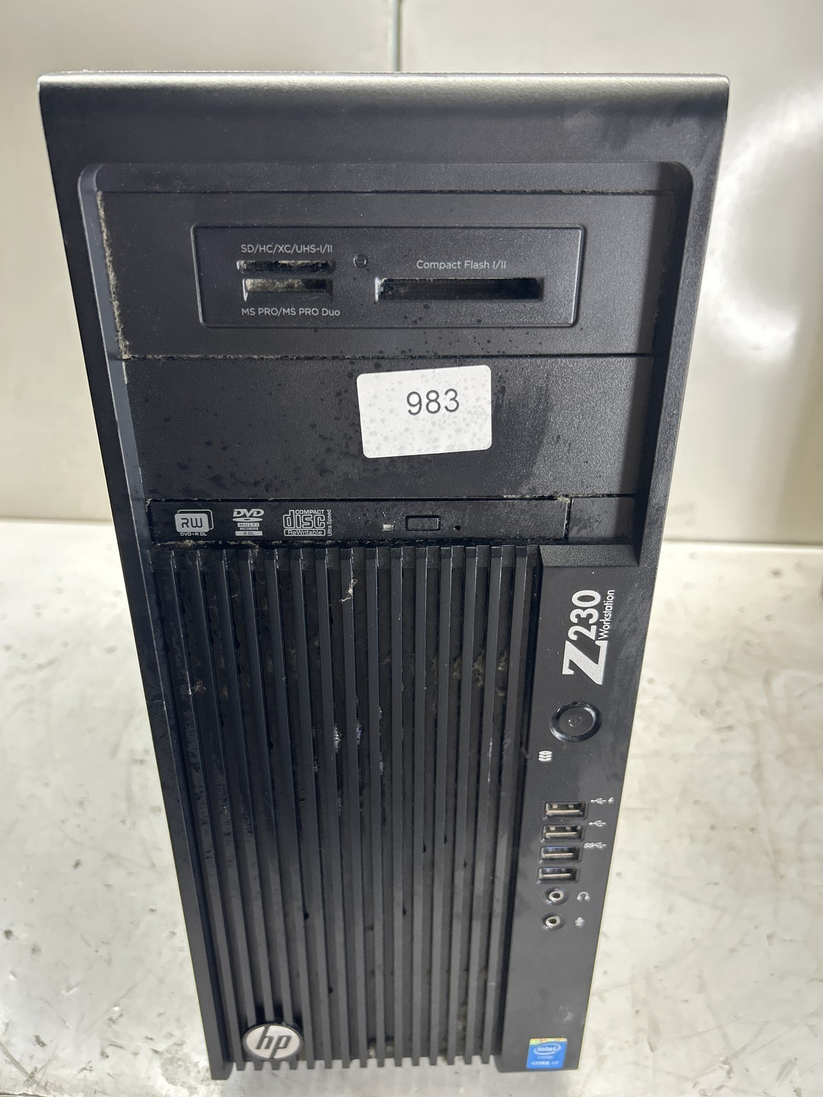 HP Z230 Tower Workstation  Intel Core i7-4790 3.60GHz 4GB NO HDD READ