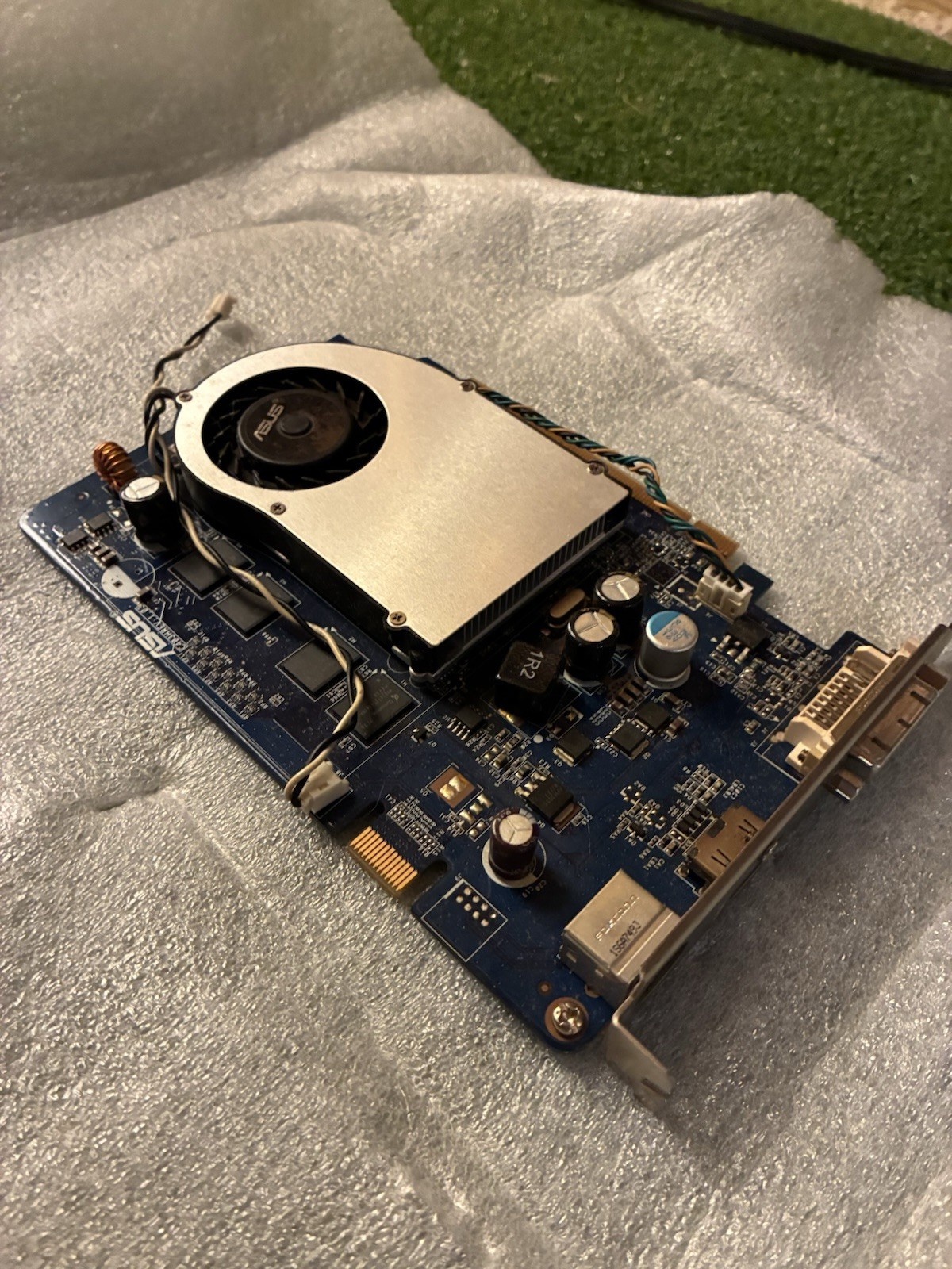 HP ASUS C403H 5189-2509 GeForce 8500 GT 512MB PCIe Video Card HDMI DVI