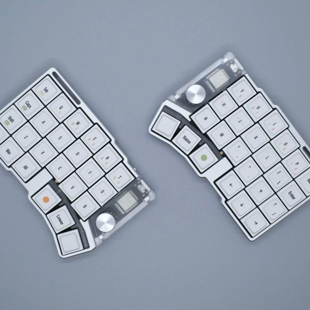 Cornix LP Jezail Funder Split Mechanical Keyboard Silver Minimalist Design