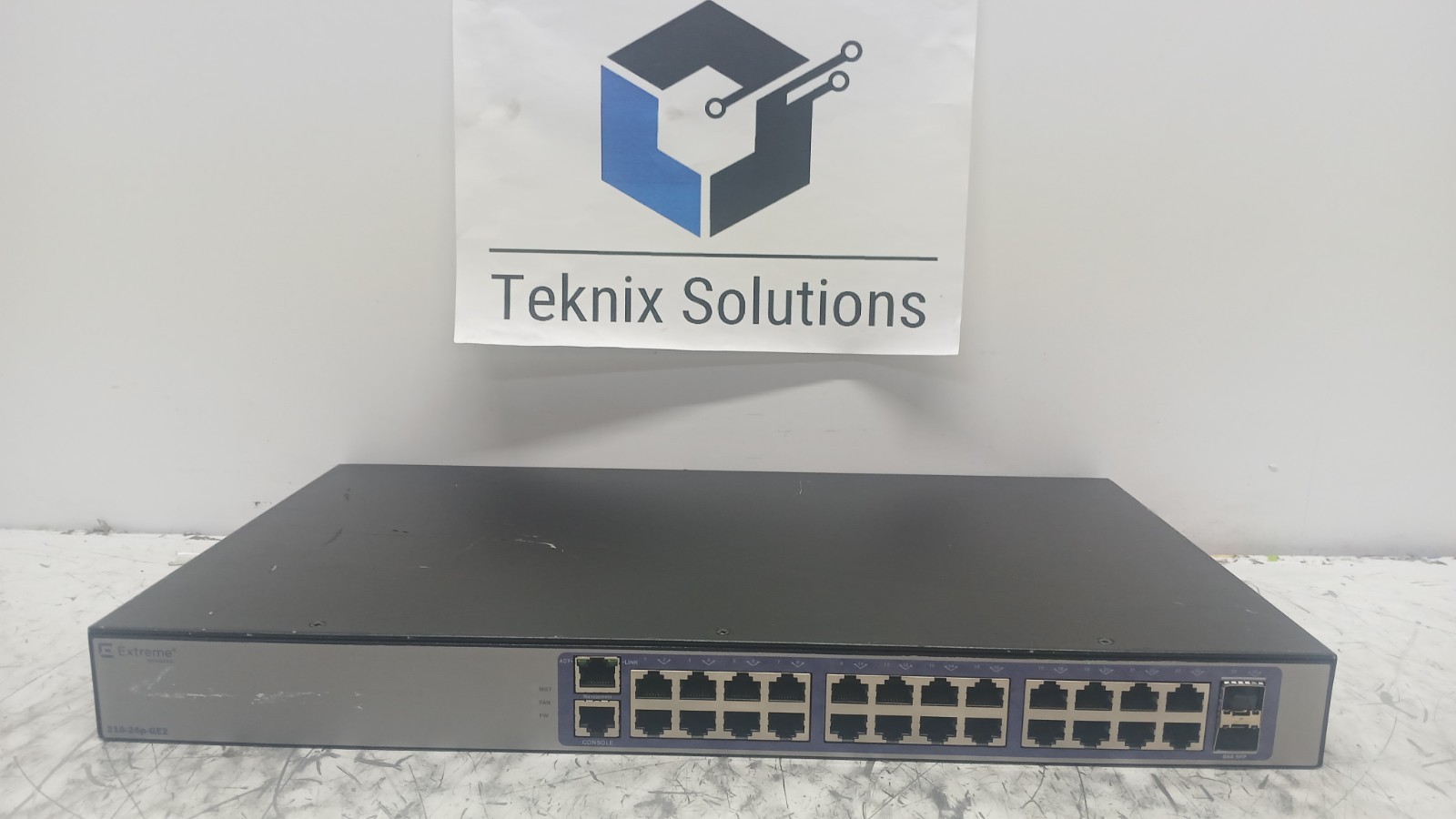 Extreme Networks 210-24P-GE2 24-Port Managed Network Ethernet POE Switch