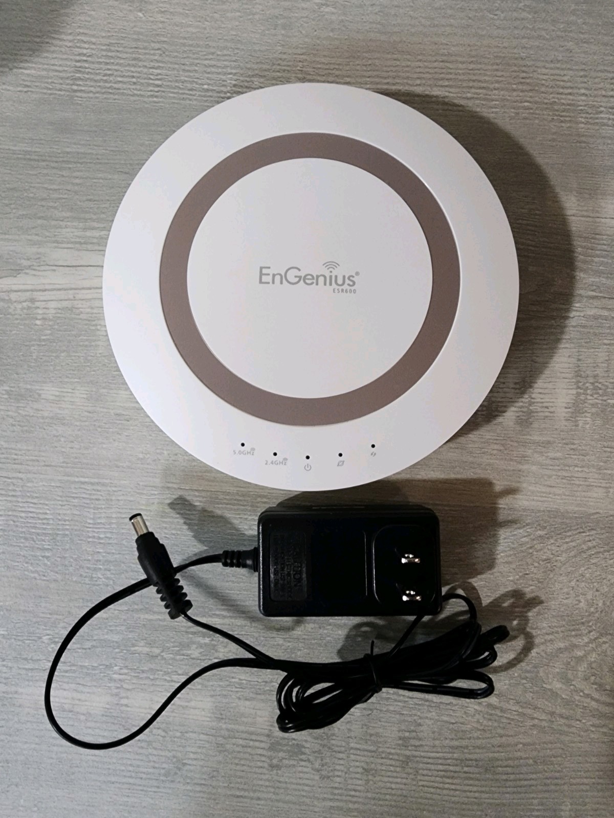 EnGenius Dual-Band Concurrent Gigabit Wireless Cloud Router ESR600