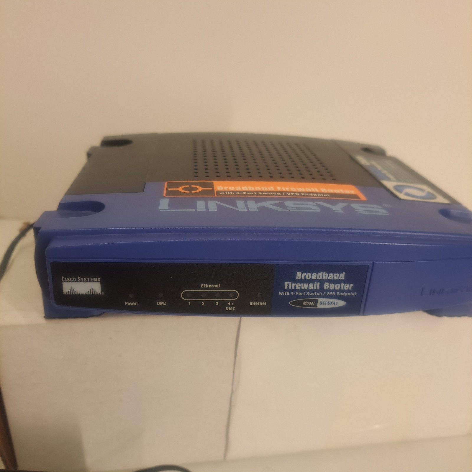 LINKSYS BROADBAND ROUTER  BEFSX41 