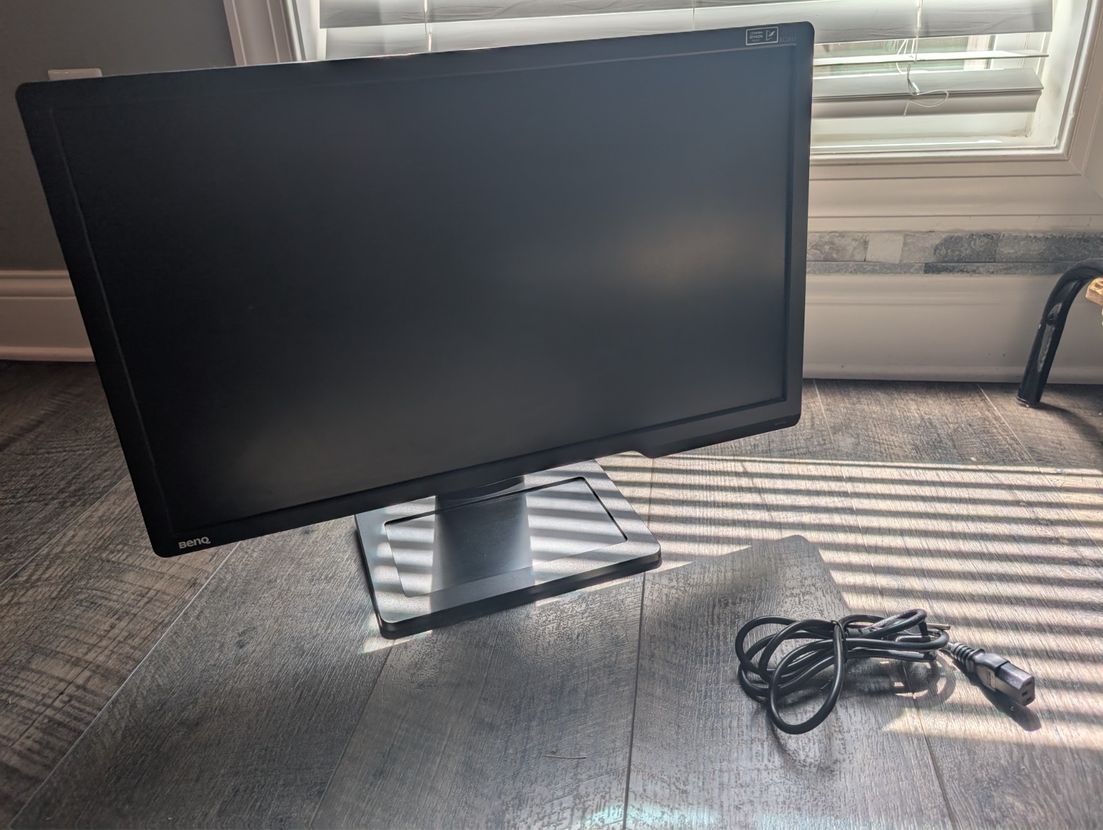 BenQ XL2411-B Monitor 24” Display Swivel Base w/Stand & Cord Working