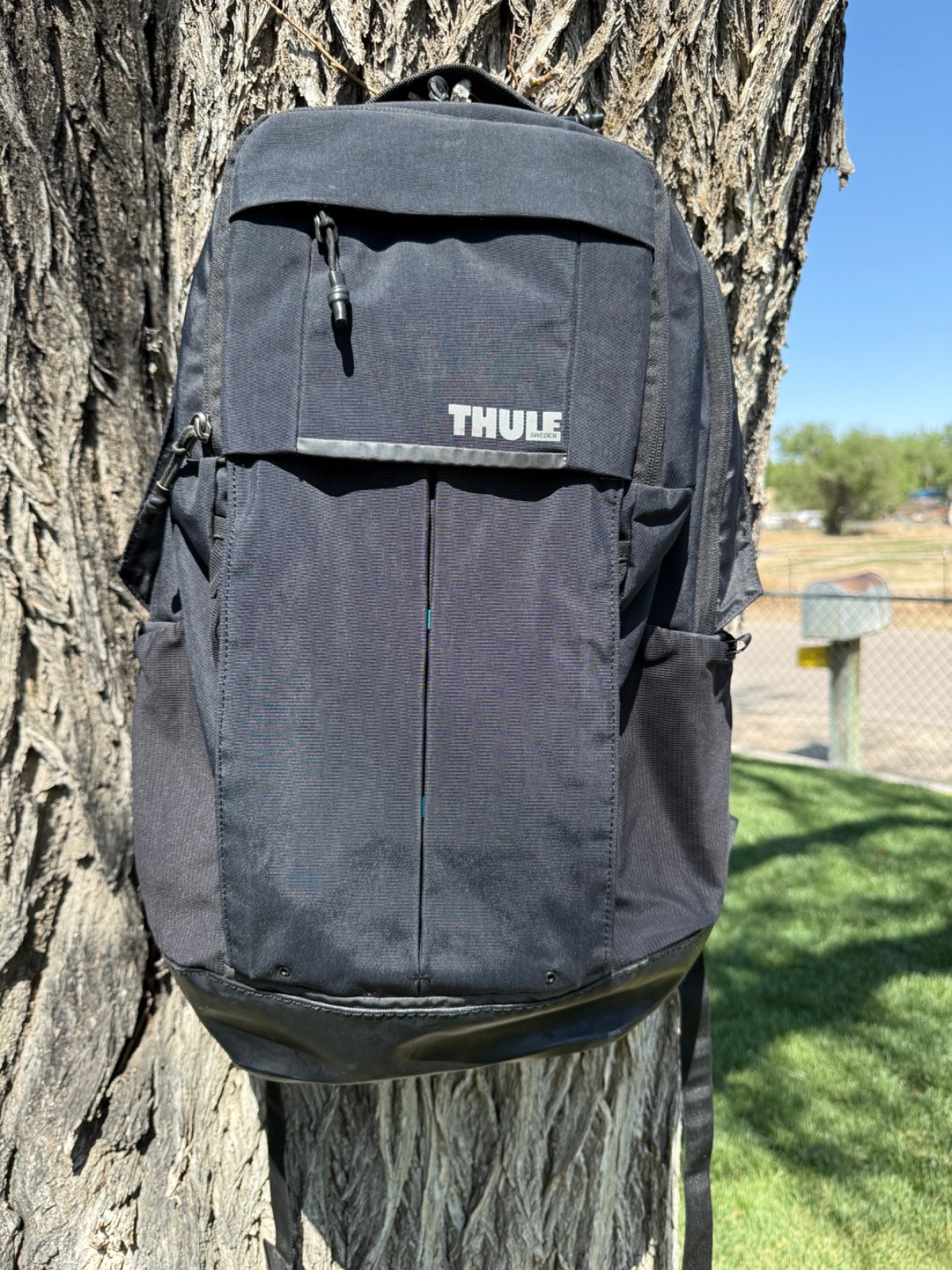 Thule Paramount 27L Daypack Backpack Black Laptop Sleeve