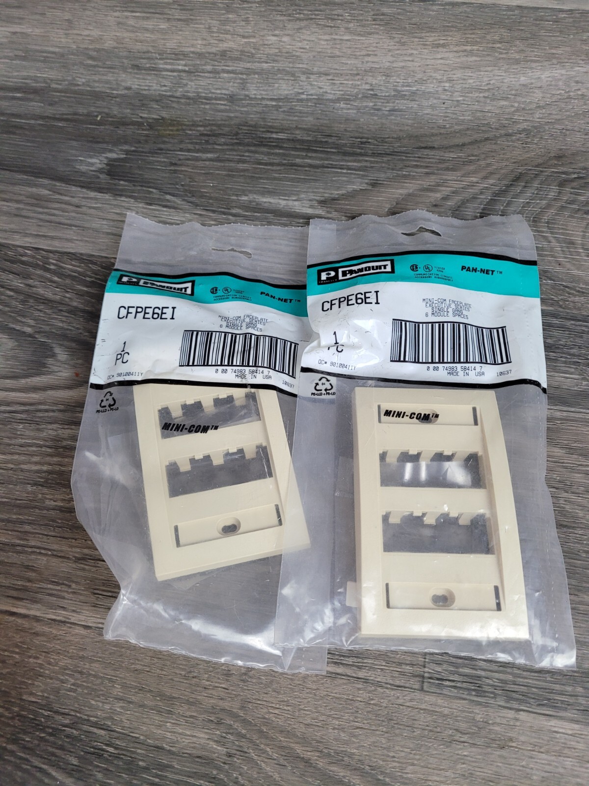 Qty 2 - Panduit CFPE6EI Mini-Com Faceplate Executive Series Single Gang 6 Module